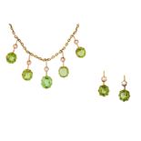 A PERIDOT AND SEED PEARL NECKLACE AND EARRING SUITE
