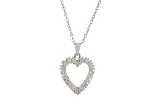 A DIAMOND HEART PENDANT NECKLACE