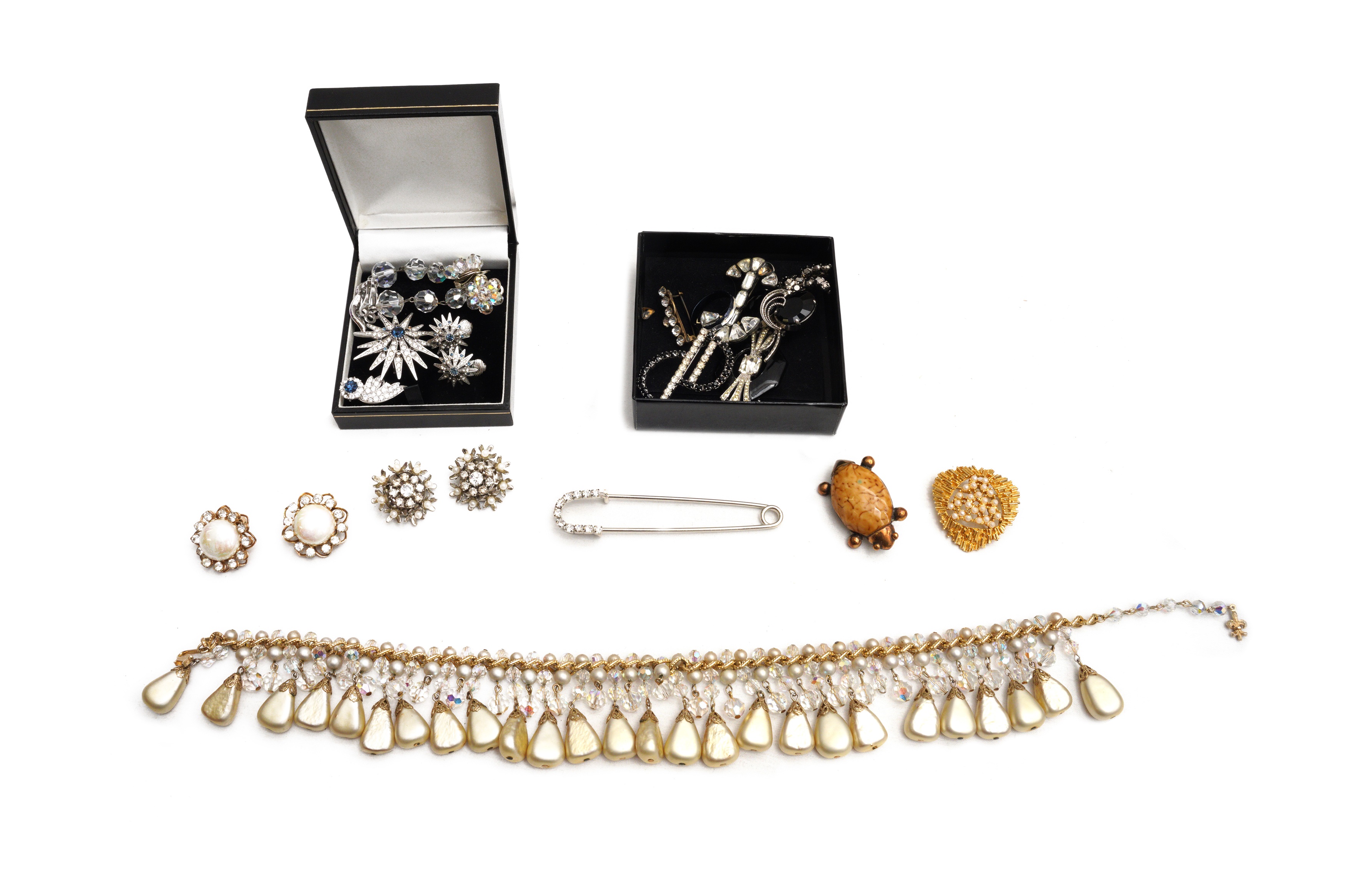 A GROUP OF COSTUME JEWELLERY