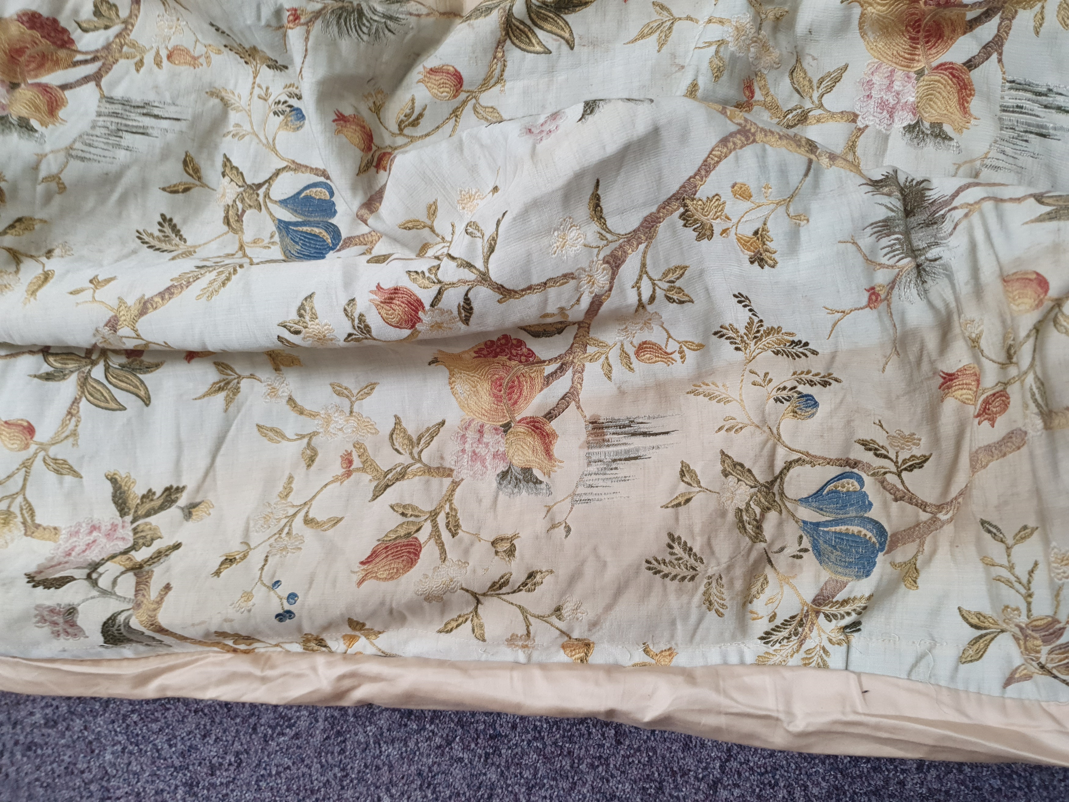 TWO SILK EMBROIDERED CURTAINS OF DIFFERING SIZES - Image 10 of 21