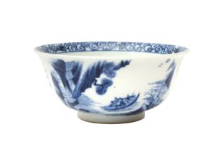 A CHINESE BLUE AND WHITE 'RED CLIFF' BOWL 二十世紀 青花「赤壁」人物故事賦圖詩文盌 《朗吟閣製》款