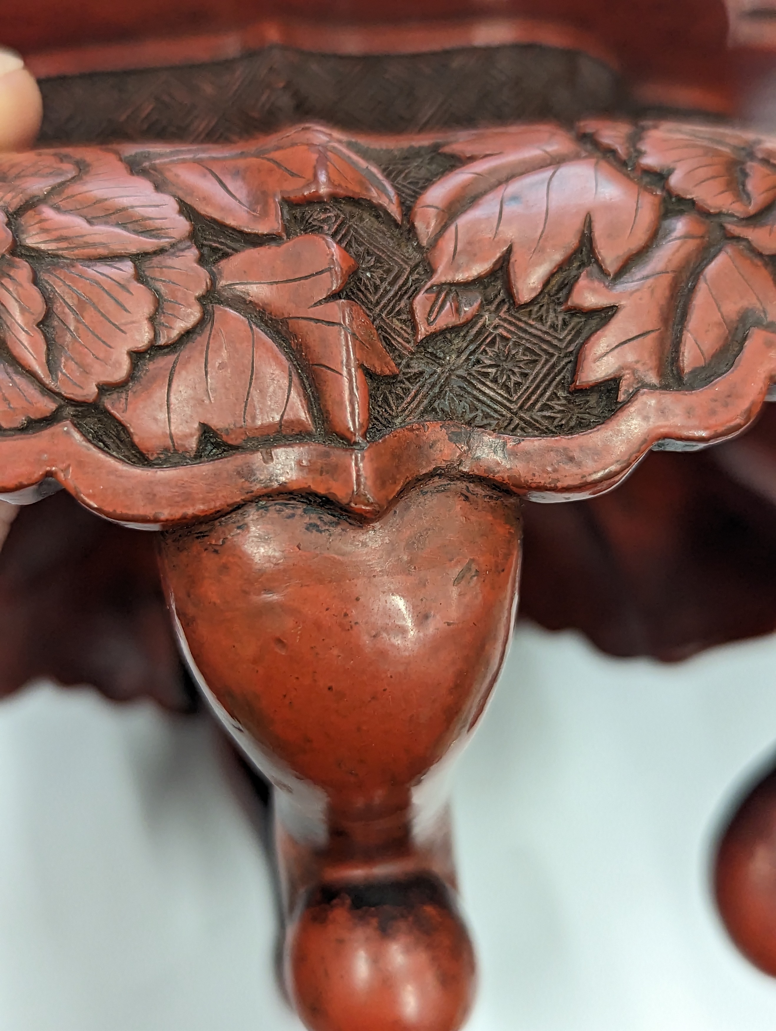 A JAPANESE CINNABAR LACQUER INCENSE BURNER STAND - Image 15 of 19