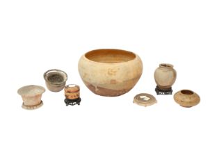 A GROUP OF EARLY CHINESE CERAMICS 隋或唐 及更早 早期瓷器一組