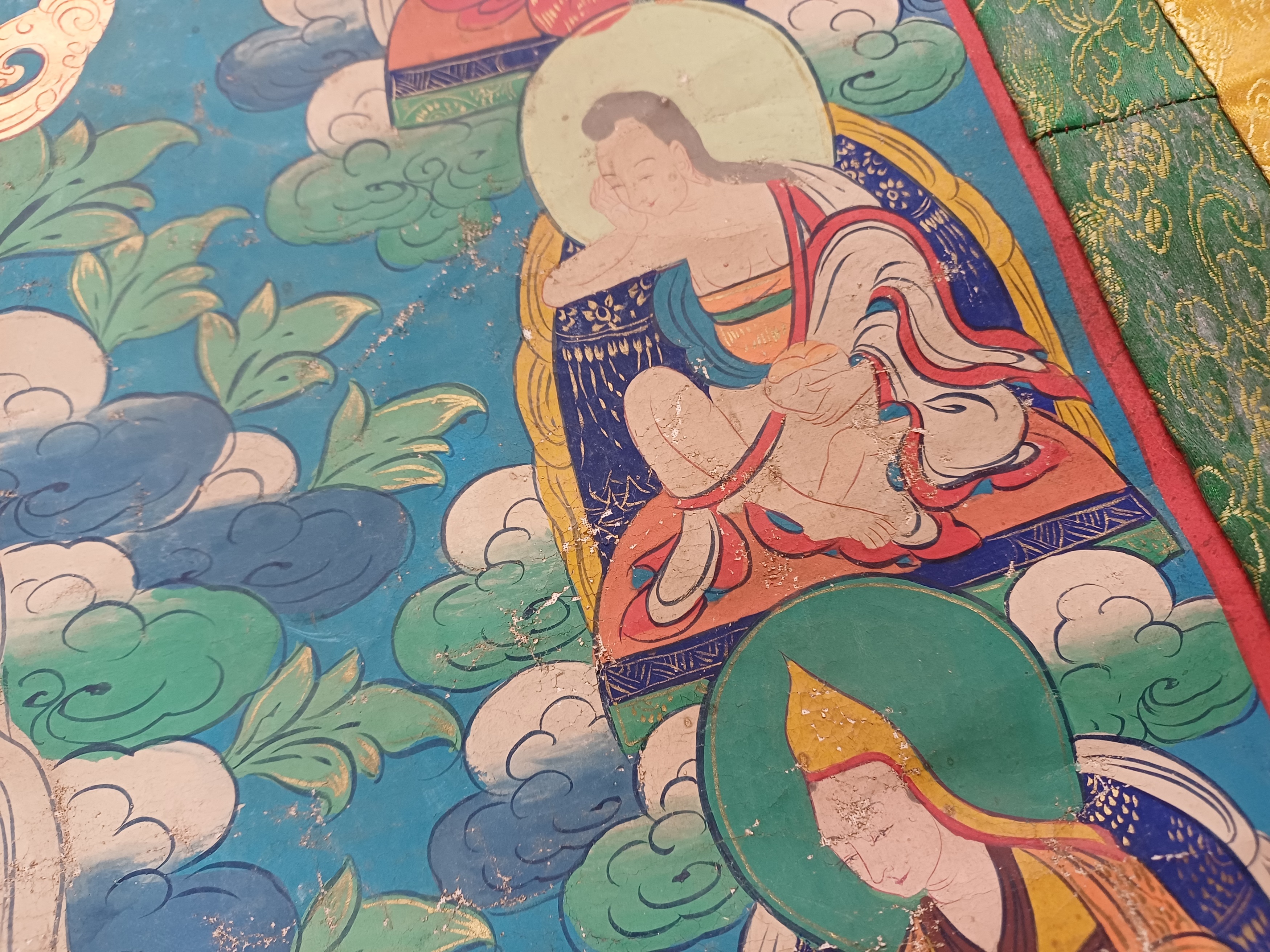 A TIBETAN PAINTED THANGKA OF TSONGKHAPA 十九世紀 藏傳宗喀巴唐卡 - Image 7 of 23