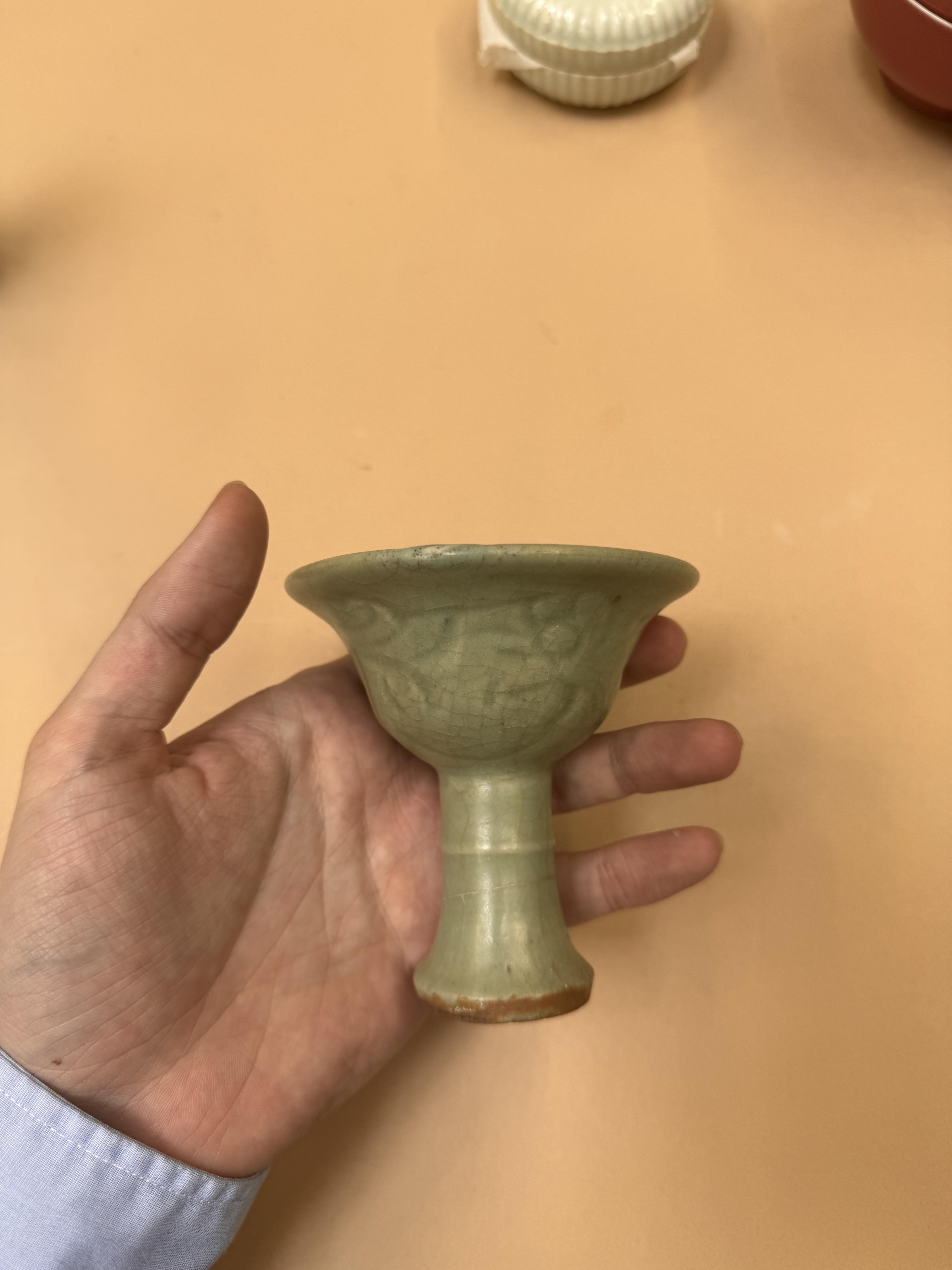 A CHINESE LONGQUAN CELADON-GLAZED STEM CUP 明 龍泉窯青釉高足盃 - Image 5 of 12