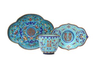 A CHINESE CANTON ENAMEL CUP, STAND AND DISH 清十九世紀 廣東銅胎畫琺瑯「壽」盤及「囍」盃及盤