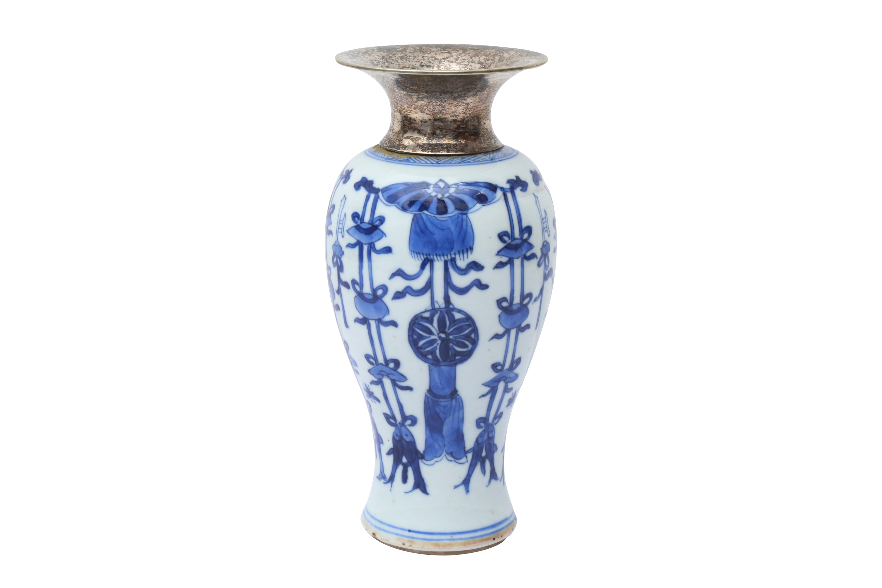 A CHINESE BLUE AND WHITE VASE 清康熙 青花雙魚紋瓶