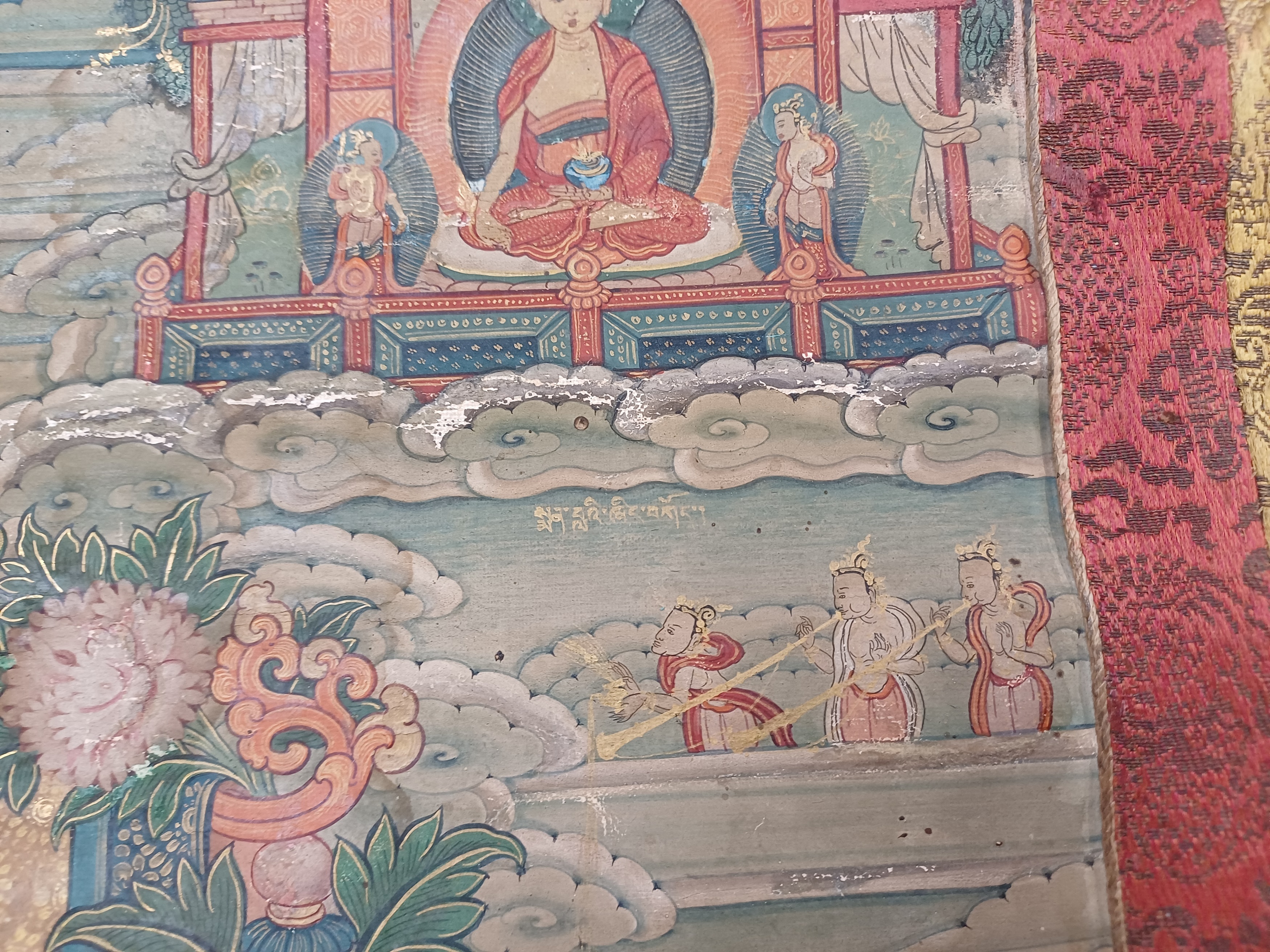 A TIBETAN PAINTED THANGKA OF BUDDHA SHAKYAMUNI 十八世紀 藏傳釋迦牟尼佛像唐卡 - Image 14 of 18