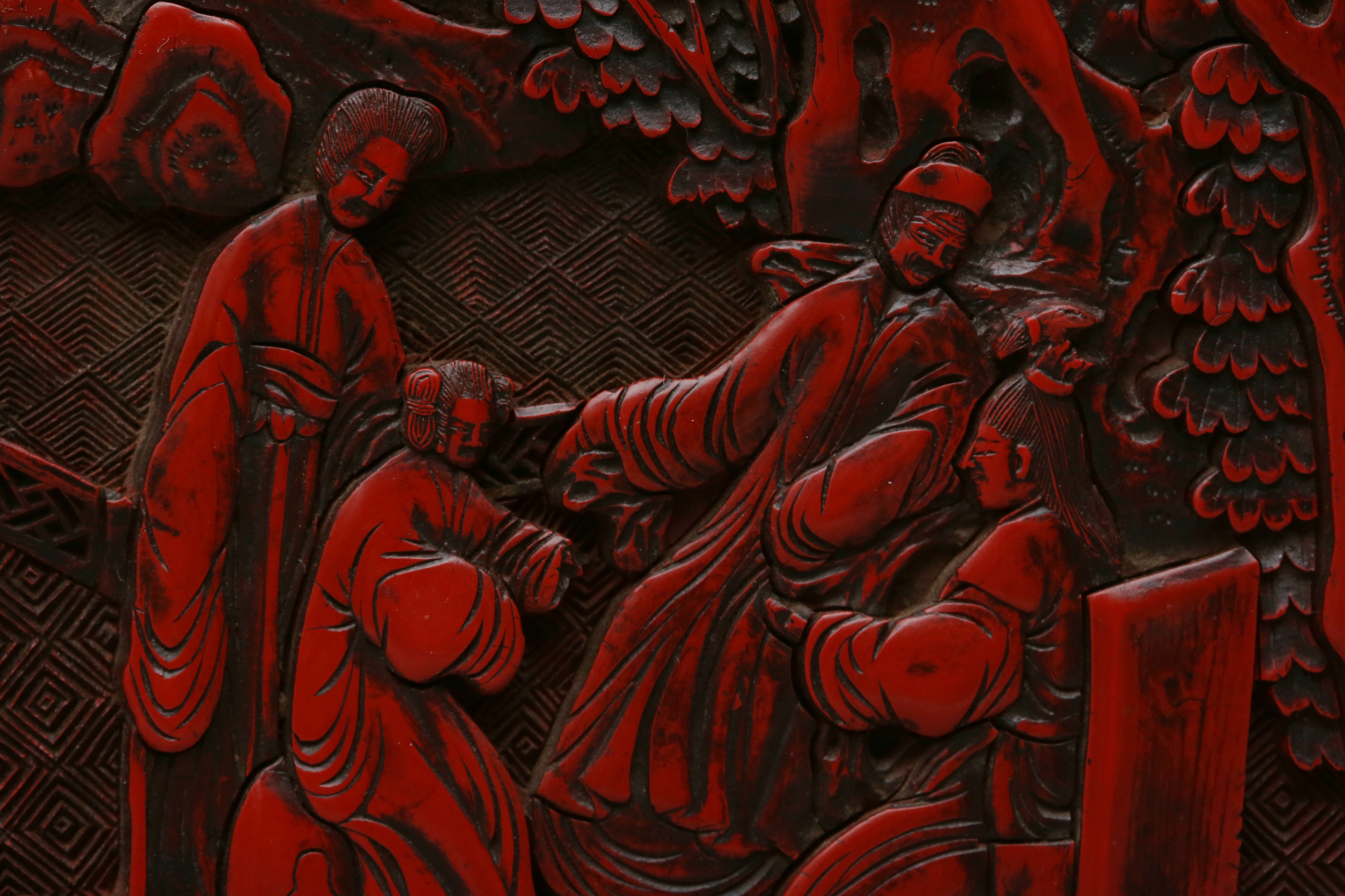 A LARGE AND FINE CHINESE CINNABAR LACQUER 'FIGURAL' BOX AND COVER 早十九世紀 剔紅人物故事圖紋方蓋盒 - Image 7 of 54
