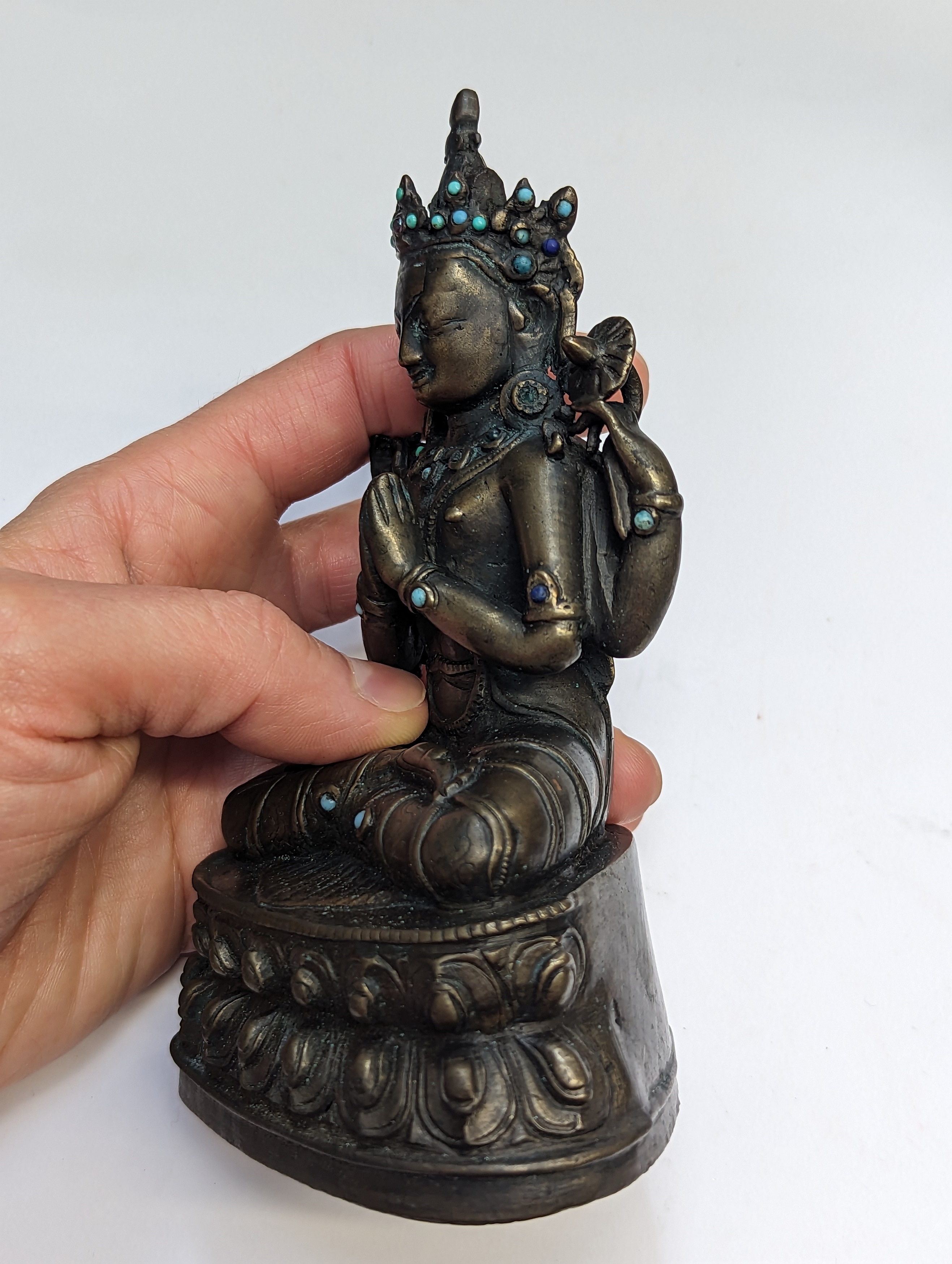 A TIBETAN BRONZE FIGURE OF SADAKSARI 十五世紀 銅聖觀音坐像 - Image 9 of 14