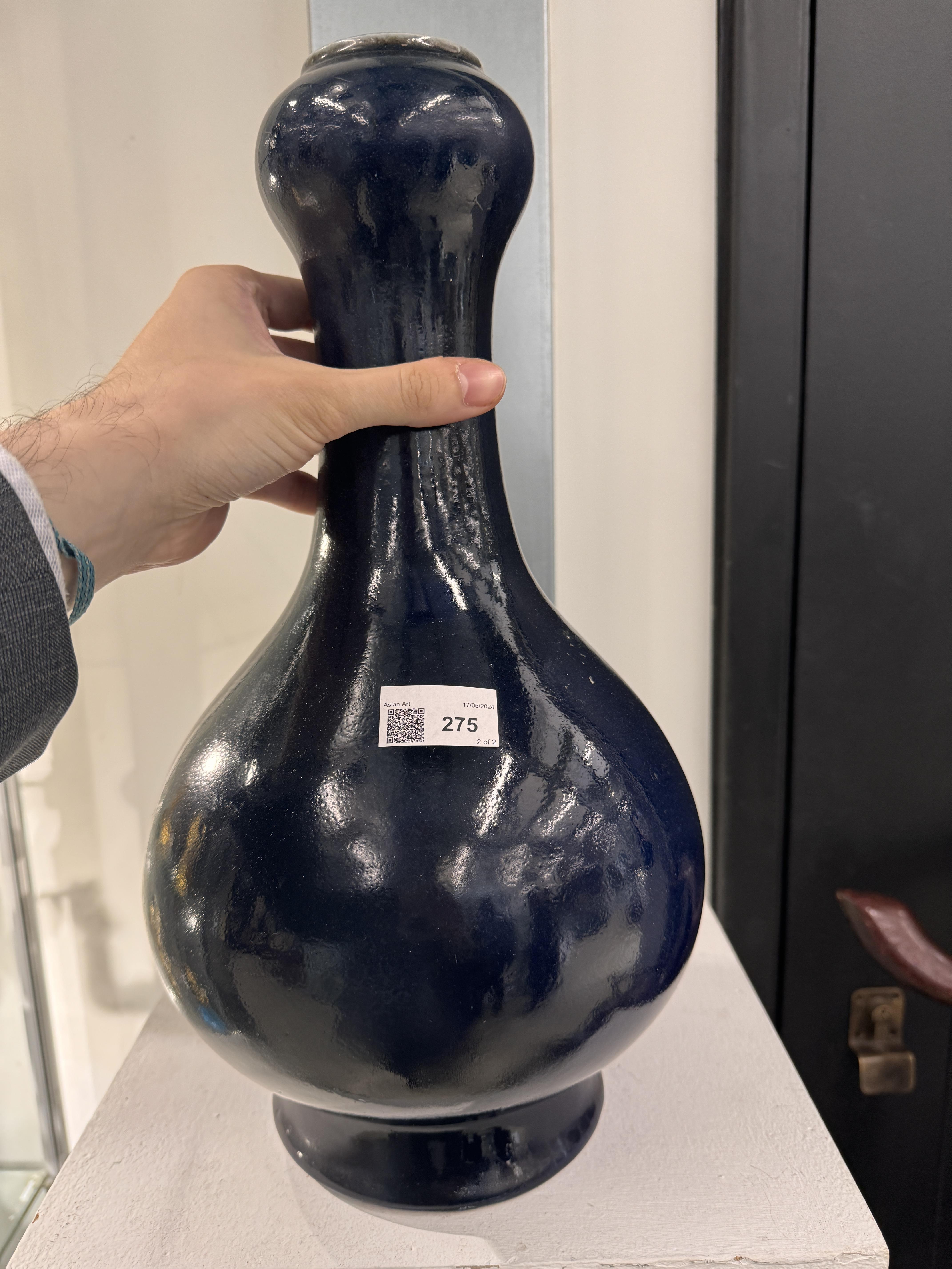 A PAIR OF LARGE CHINESE MONOCHROME BLUE-GLAZED VASES 民國時期 藍釉蒜頭瓶一對《長命富貴》款 - Image 9 of 16