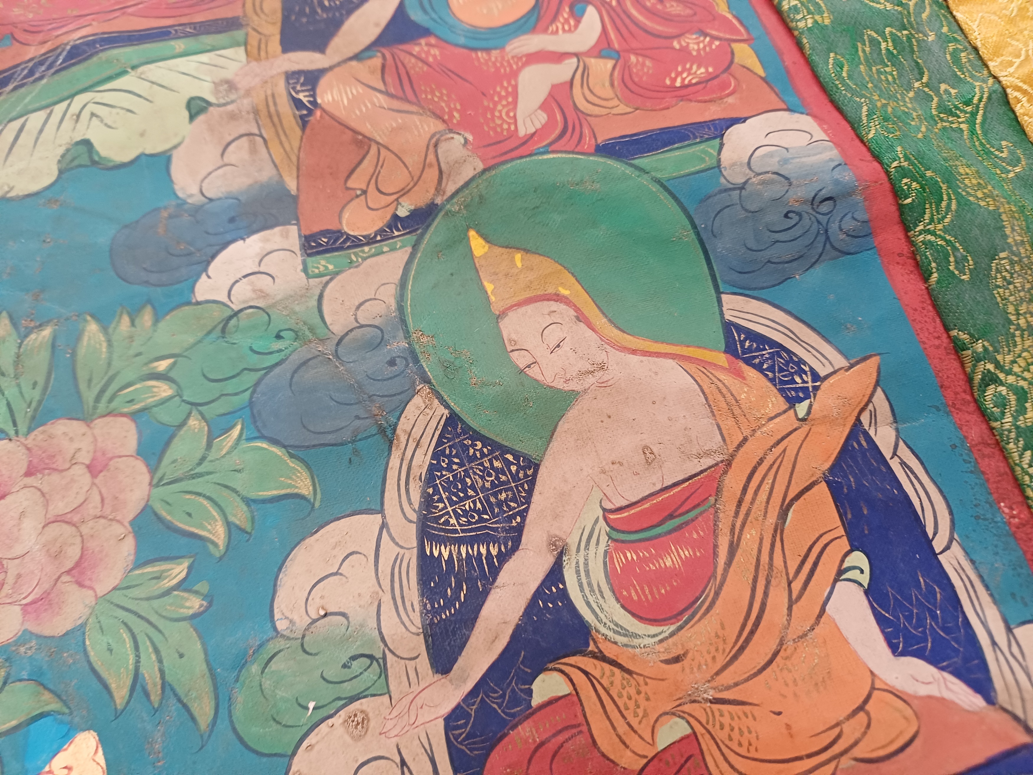 A TIBETAN PAINTED THANGKA OF TSONGKHAPA 十九世紀 藏傳宗喀巴唐卡 - Image 4 of 23