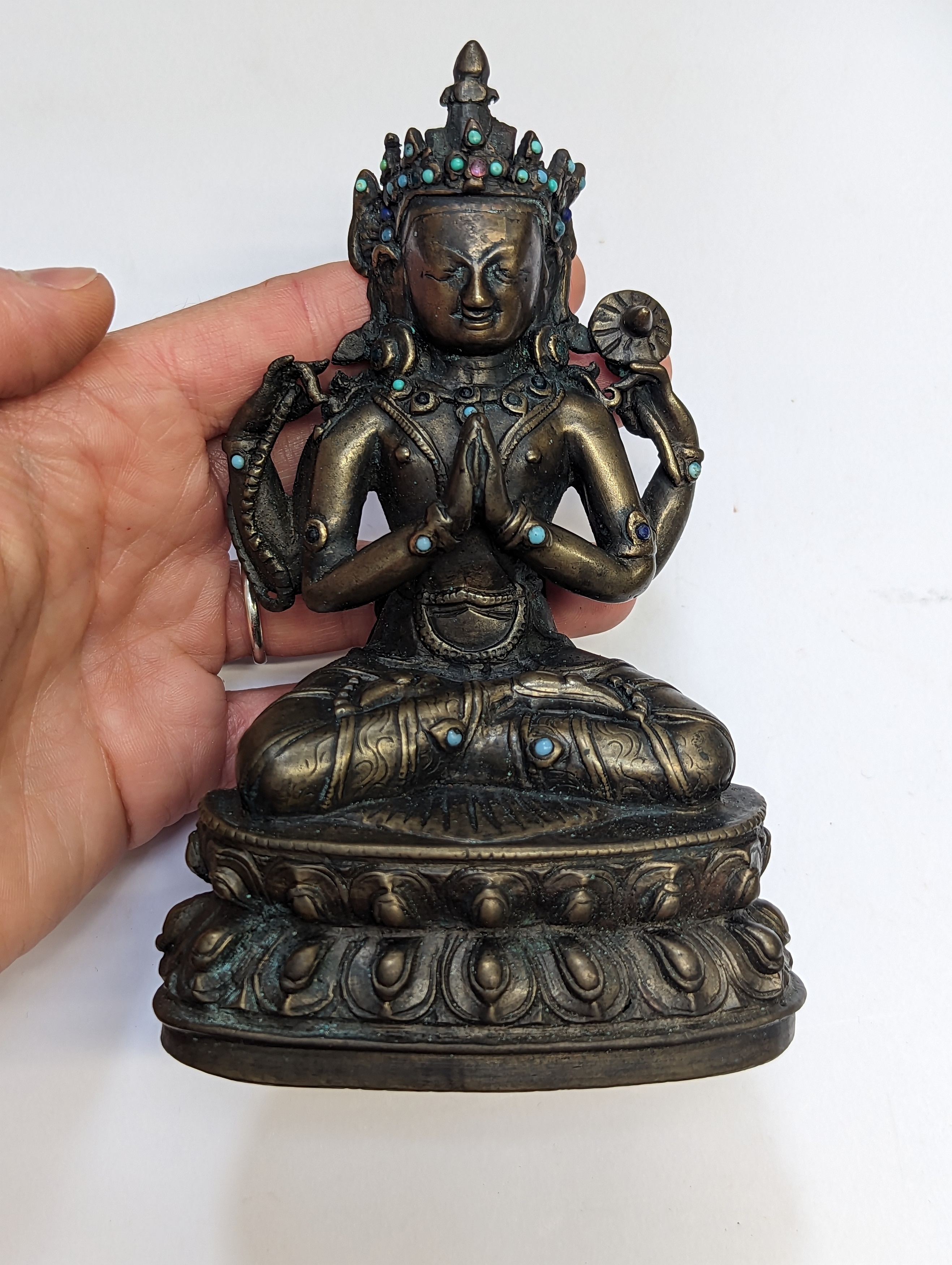 A TIBETAN BRONZE FIGURE OF SADAKSARI 十五世紀 銅聖觀音坐像 - Image 6 of 14