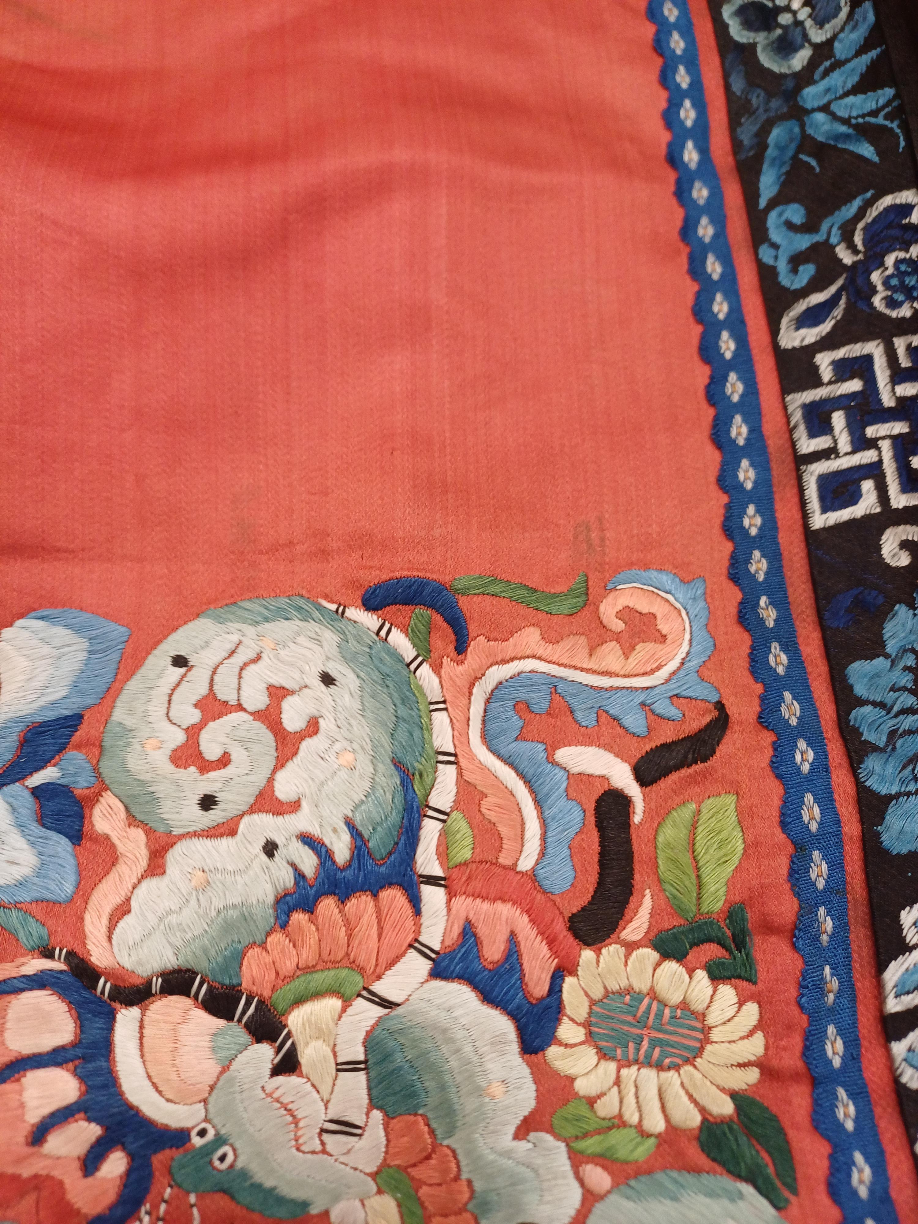 A CHINESE SILK EMBROIDERED RED-GROUND SKIRT 十九世紀 紅地緞繡花卉紋裙 - Image 19 of 20