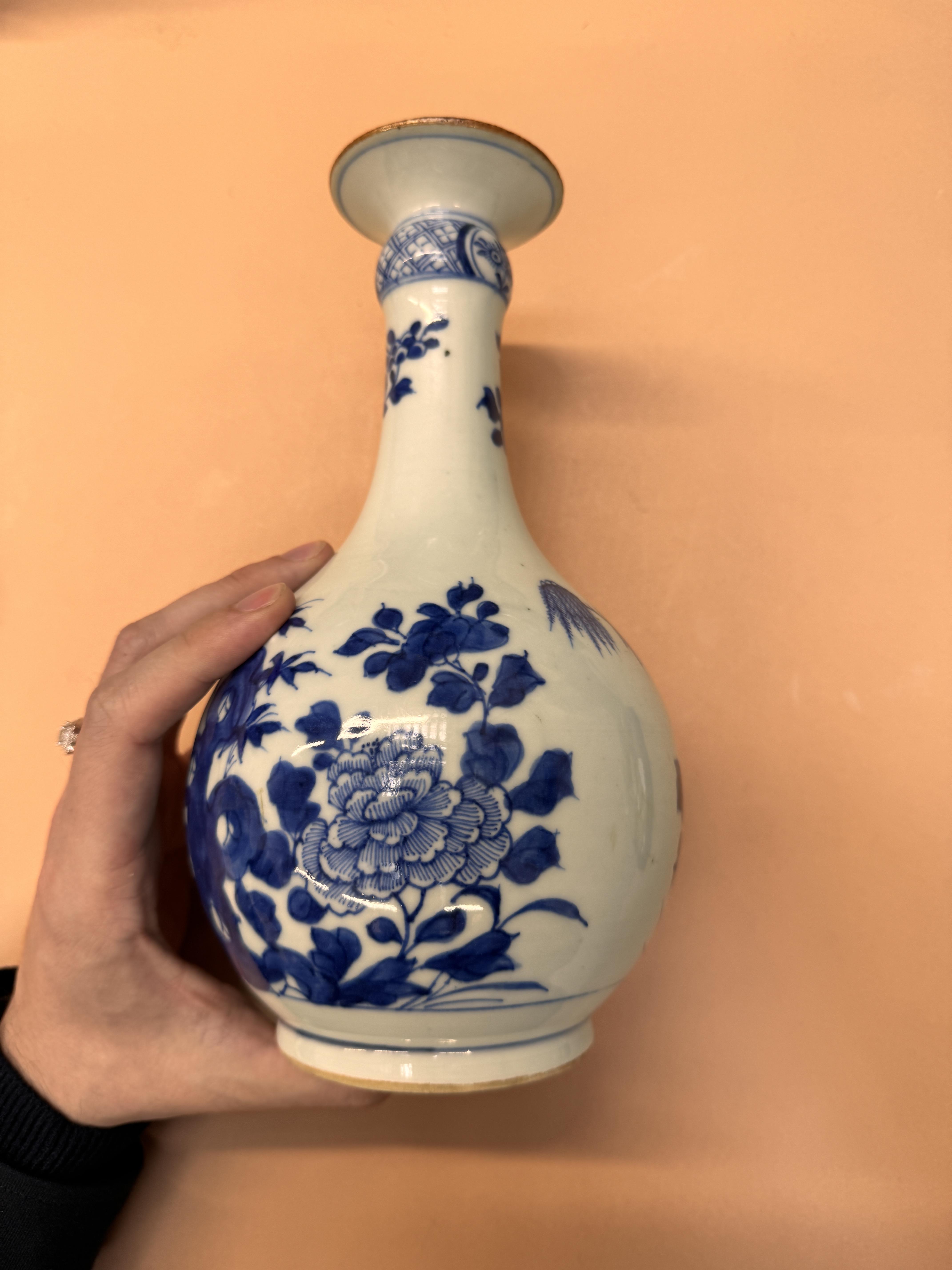 A CHINESE BLUE AND WHITE BOTTLE VASE 清十八世紀 青花花卉紋瓶 - Image 2 of 13