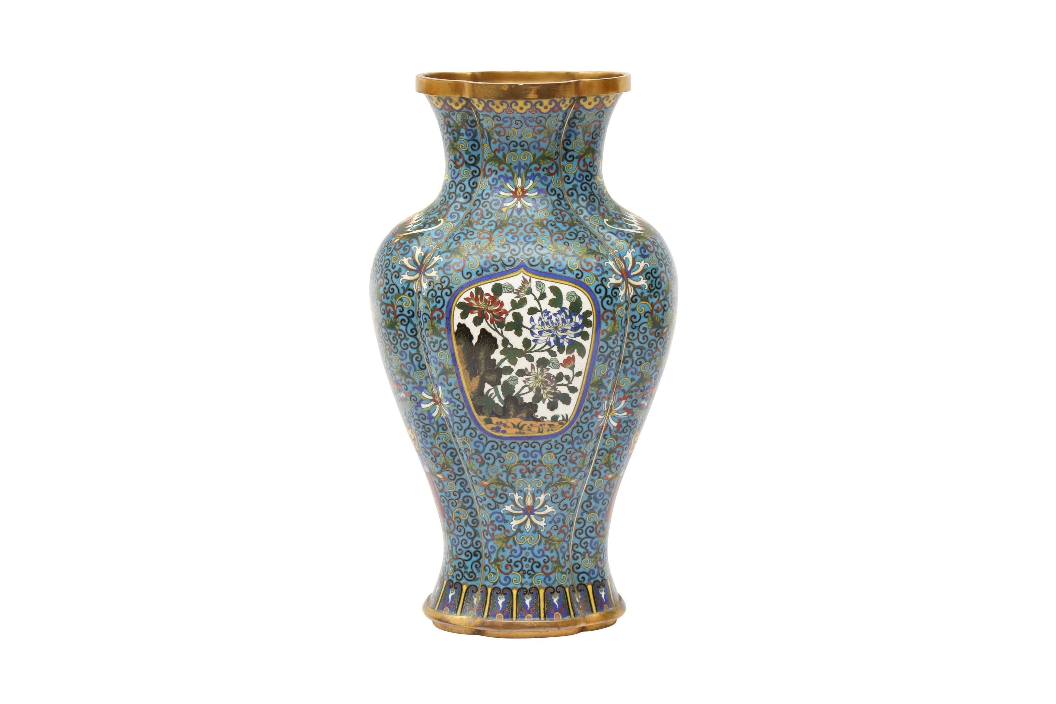 A CHINESE CLOISONNÉ ENAMEL LOBED 'BLOSSOMS' VASE 清十九世紀 銅胎掐絲琺瑯開光菊花圖瓶