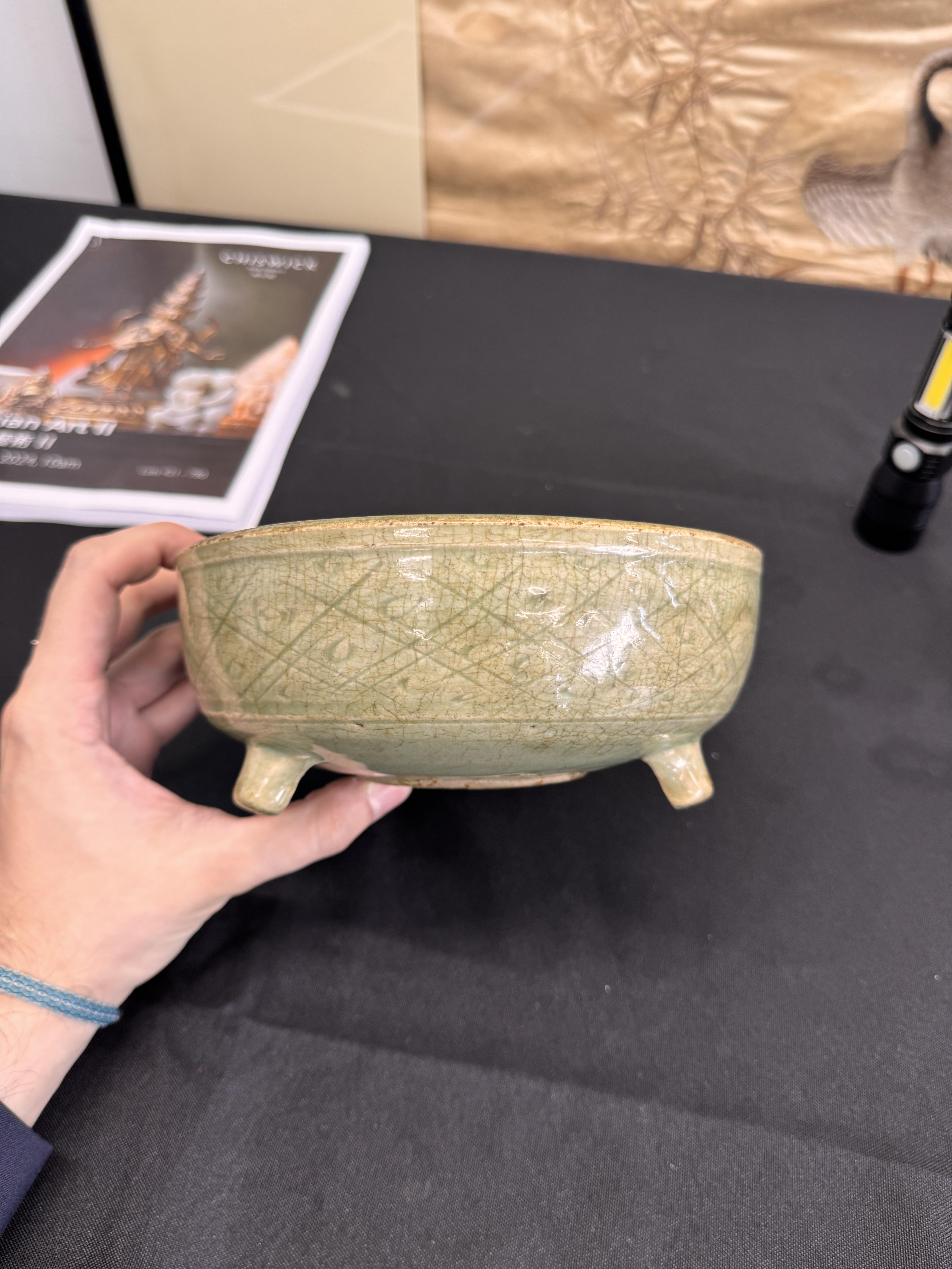 A CHINESE LONGQUAN CELADON-GLAZED TRIPOD CENSER 明 約1500年 龍泉窯青釉三足爐 - Image 2 of 14