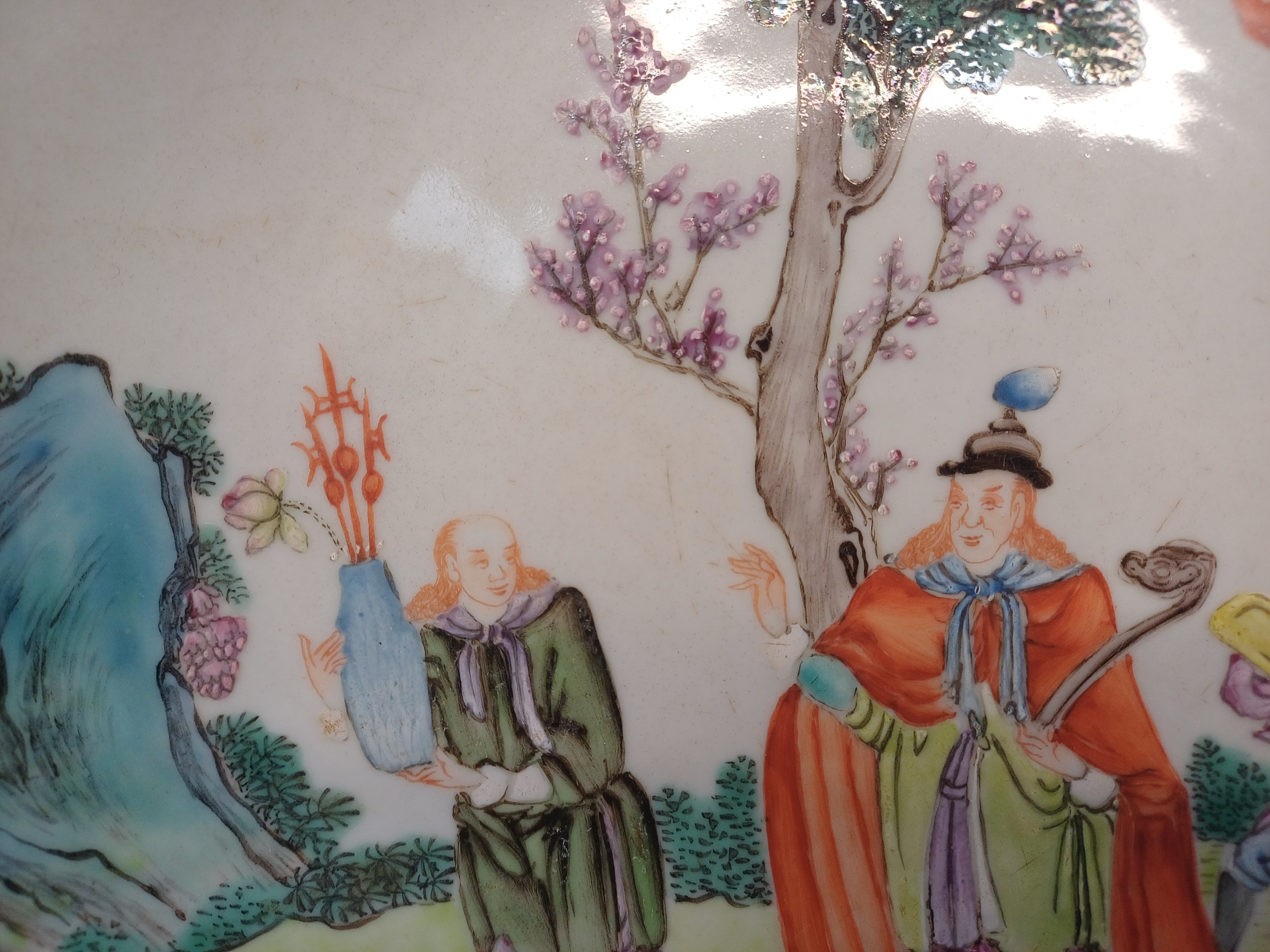 A CHINESE FAMILLE-ROSE 'EUROPEAN SUBJECT' DISH 清乾隆 粉彩西洋人物故事圖盤 《大清乾隆年製》款 - Image 3 of 11