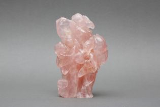 A LARGE CHINESE ROSE QUARTZ CARVED 'IMMORTALS' GROUP 二十世紀 粉晶雕仙人擺件