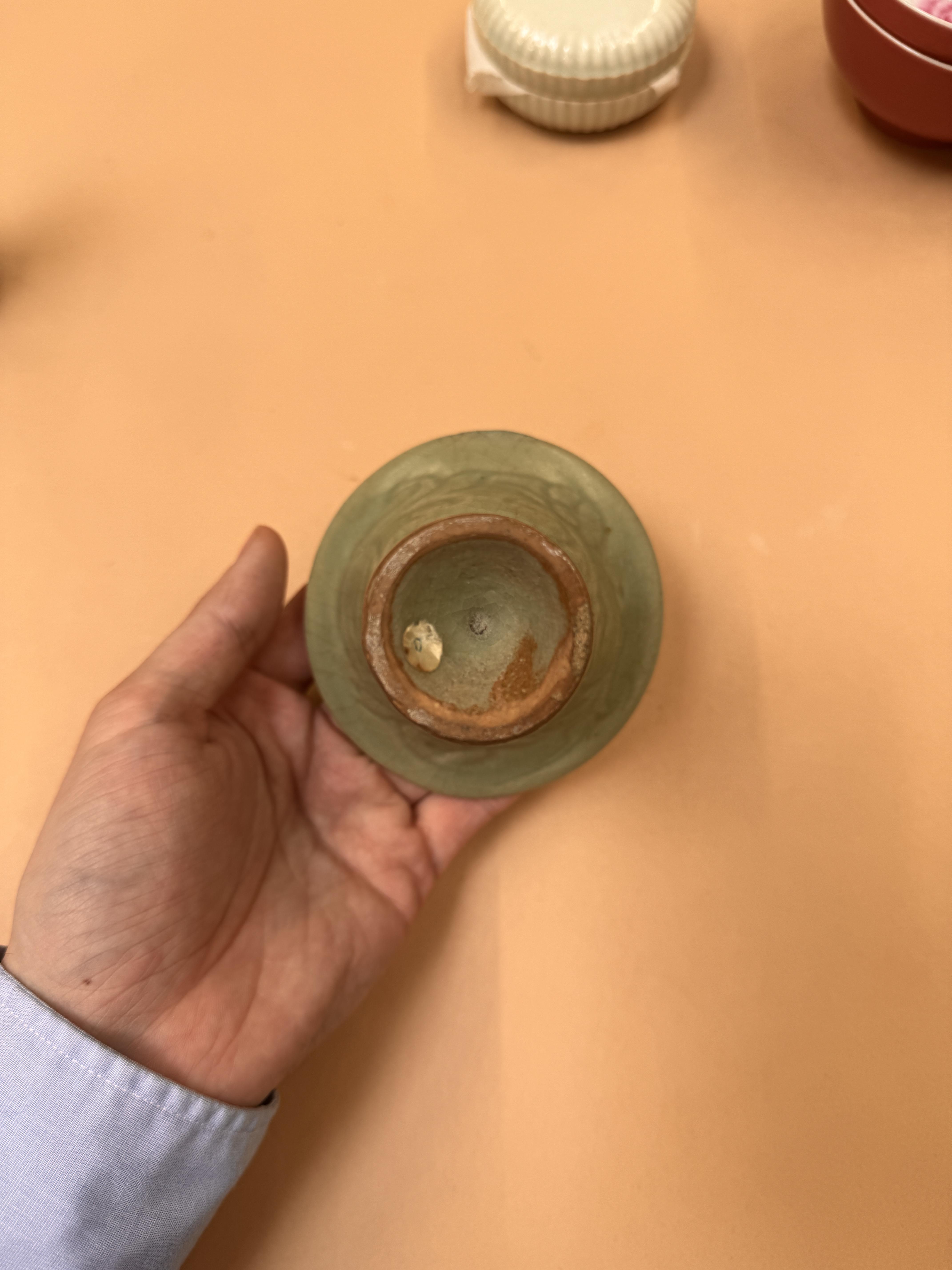 A CHINESE LONGQUAN CELADON-GLAZED STEM CUP 明 龍泉窯青釉高足盃 - Image 12 of 12