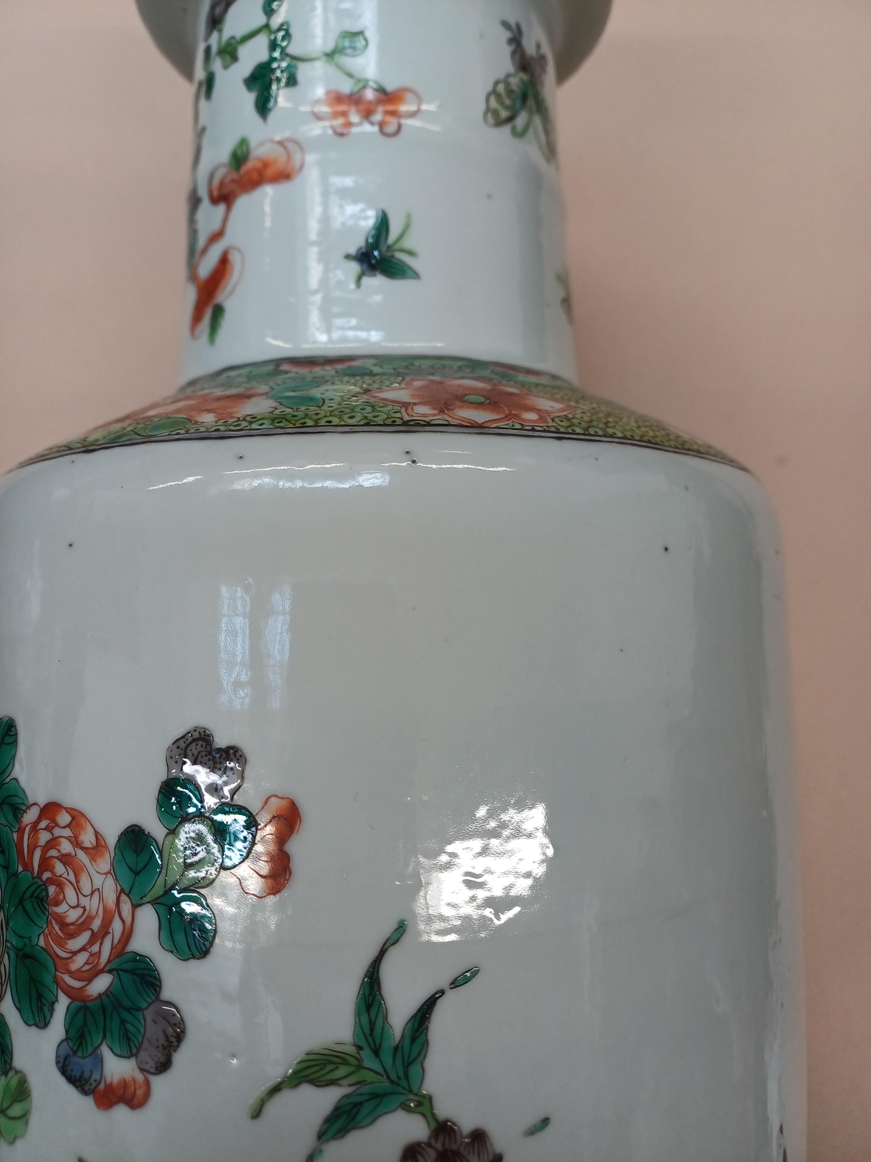 A PAIR OF FINE CHINESE FAMILLE-VERTE ‘BIRD AND BLOSSOM’ VASES 清康熙 五彩花鳥圖紋瓶一對 - Image 12 of 16