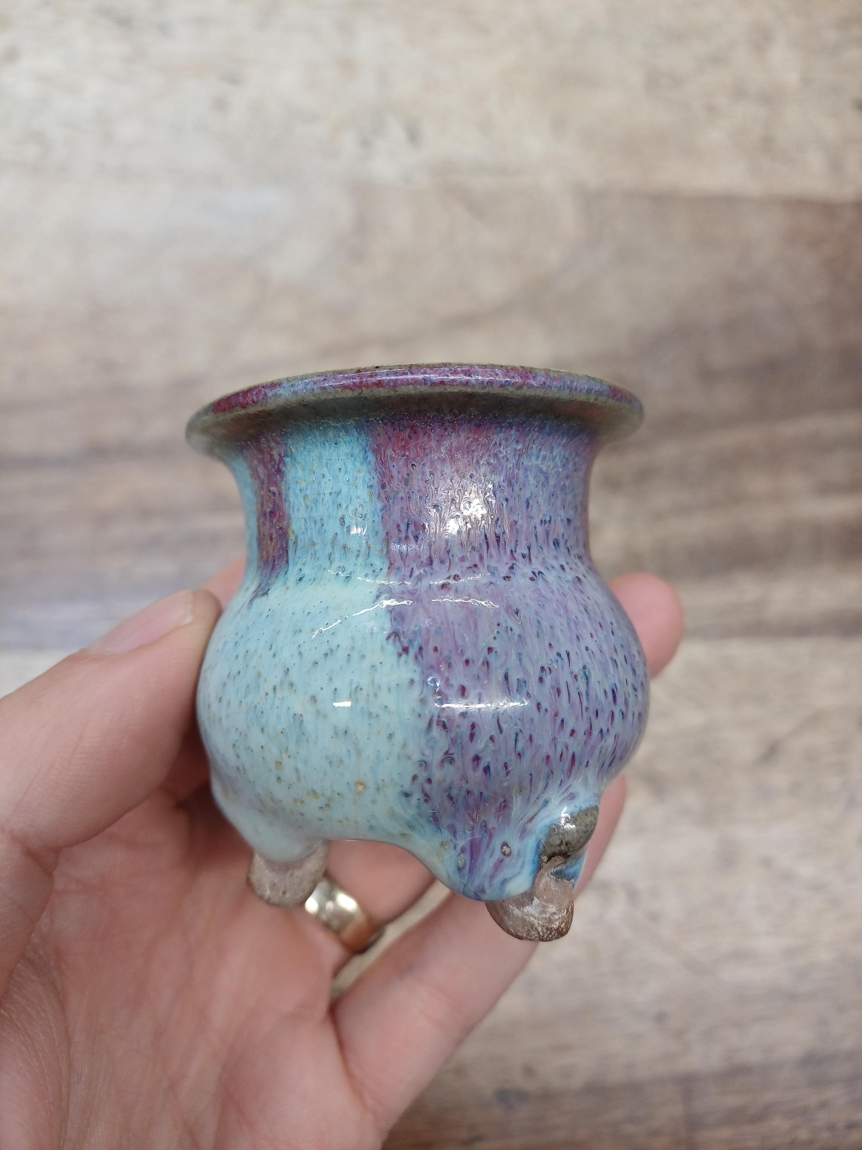 A SMALL CHINESE JUN-TYPE PURPLE-SPLASHED TRIPOD CENSER 或為元 鈞窰式紫斑三足爐 - Image 5 of 10