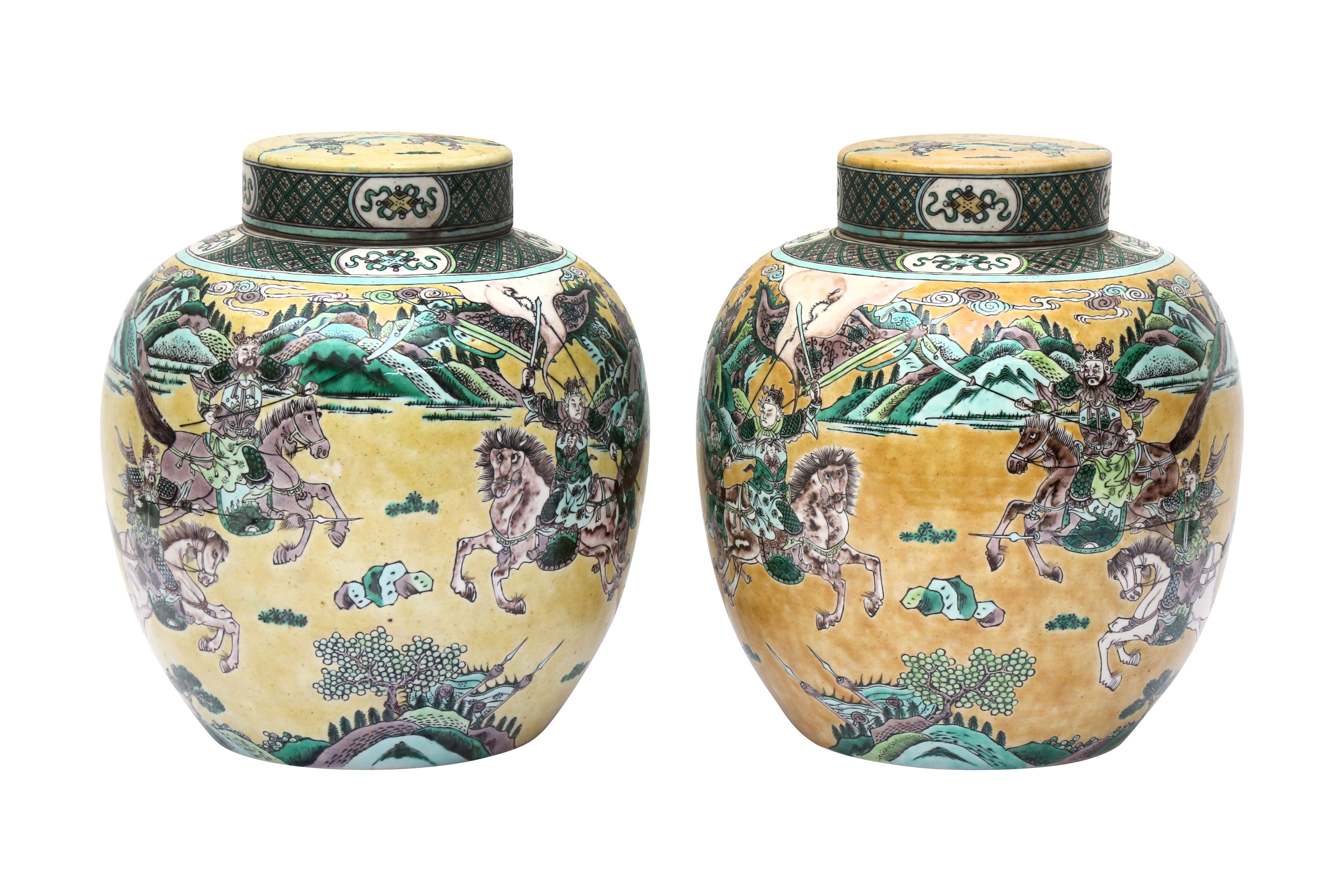 A PAIR OF CHINESE FAMILLE-JAUNE JARS AND COVERS 清十九世紀 三彩勇戰圖紋蓋罐一對