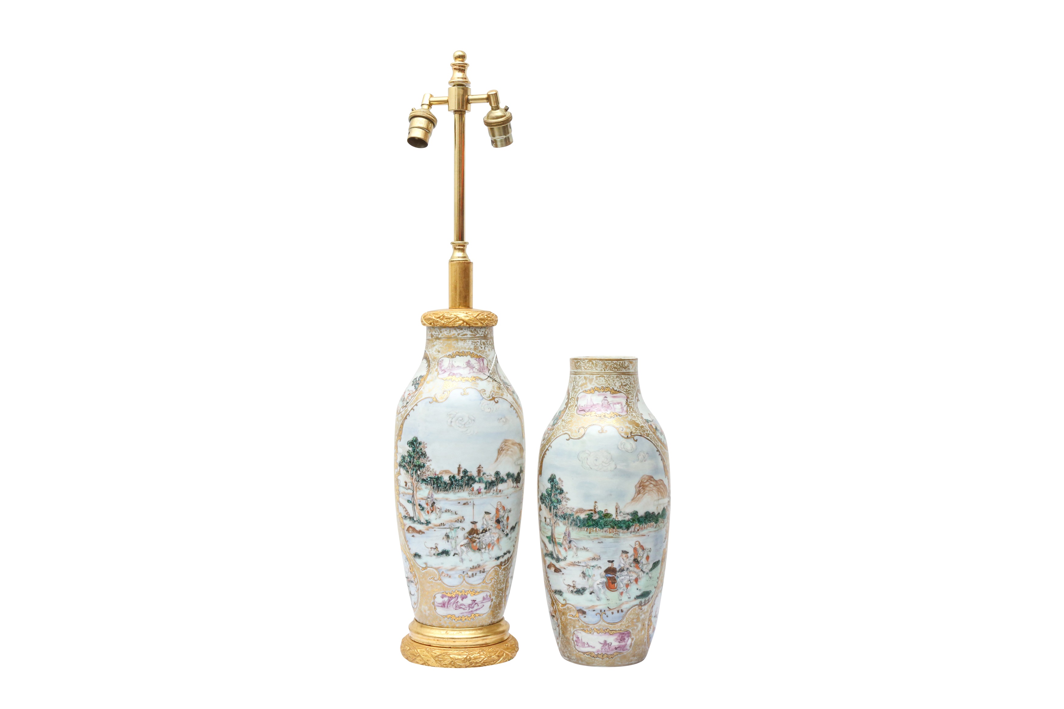 A FINE PAIR OF CHINESE EXPORT 'EUROPEAN HUNTING SCENE' VASES 清雍正或乾隆 外銷粉彩西洋人物巡狩圖瓶一對 - Image 2 of 39