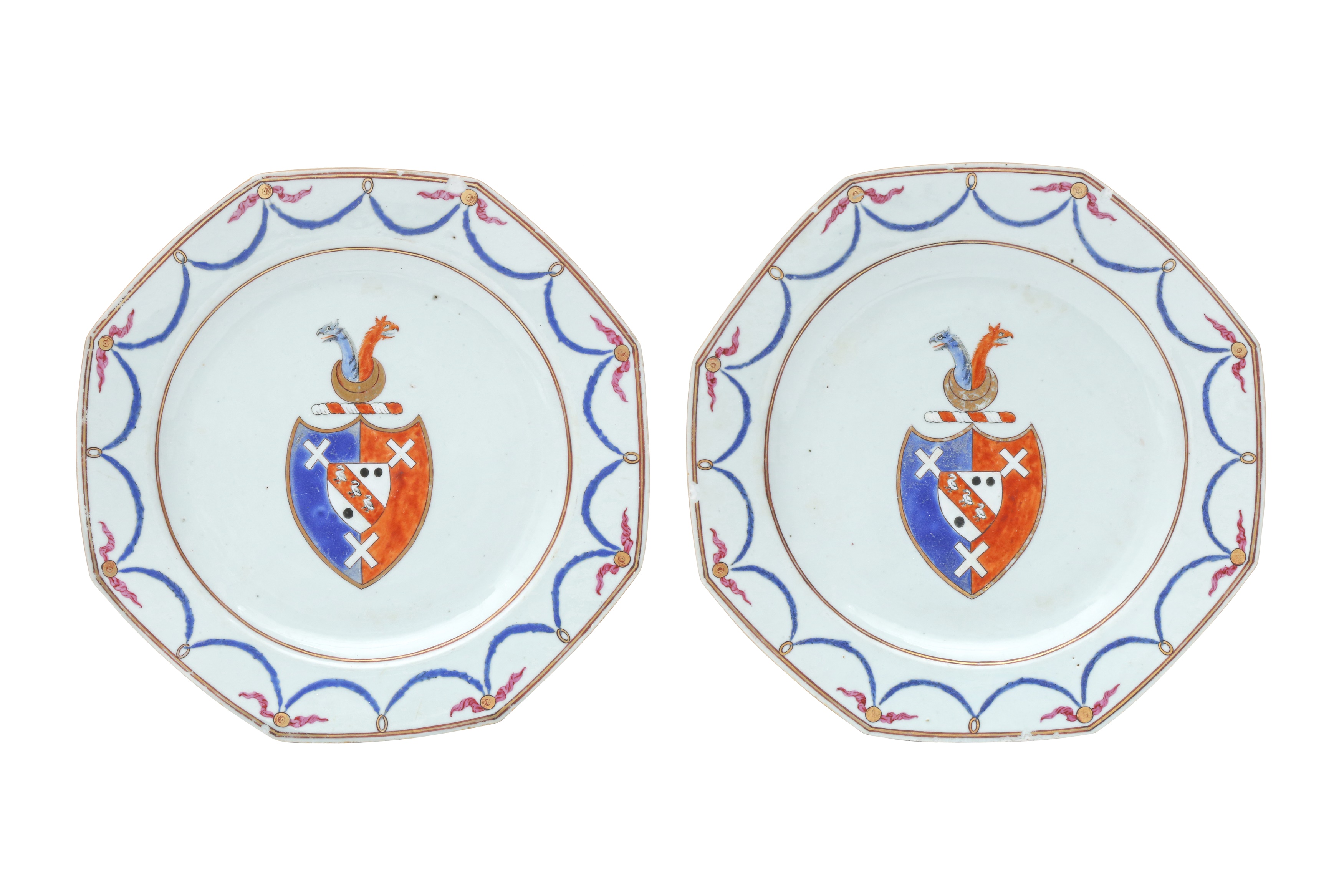 A PAIR OF CHINESE EXPORT ARMORIAL OCTAGONAL DISHES 清十九世紀 外銷粉彩繪徽章紋八角盤一對