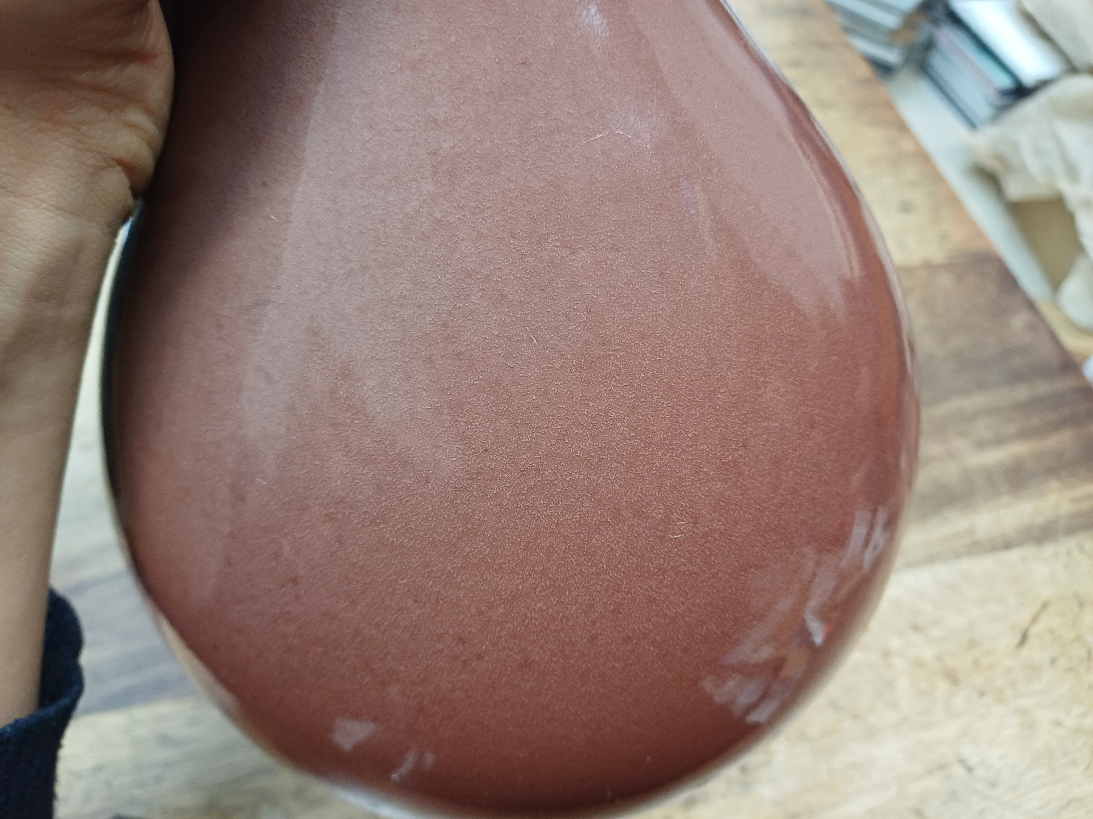 A CHINESE COPPER RED-GLAZED VASE, YUHUCHUNPING 或為清道光 紅釉玉壺春瓶 《大清道光年製》款 - Image 6 of 17