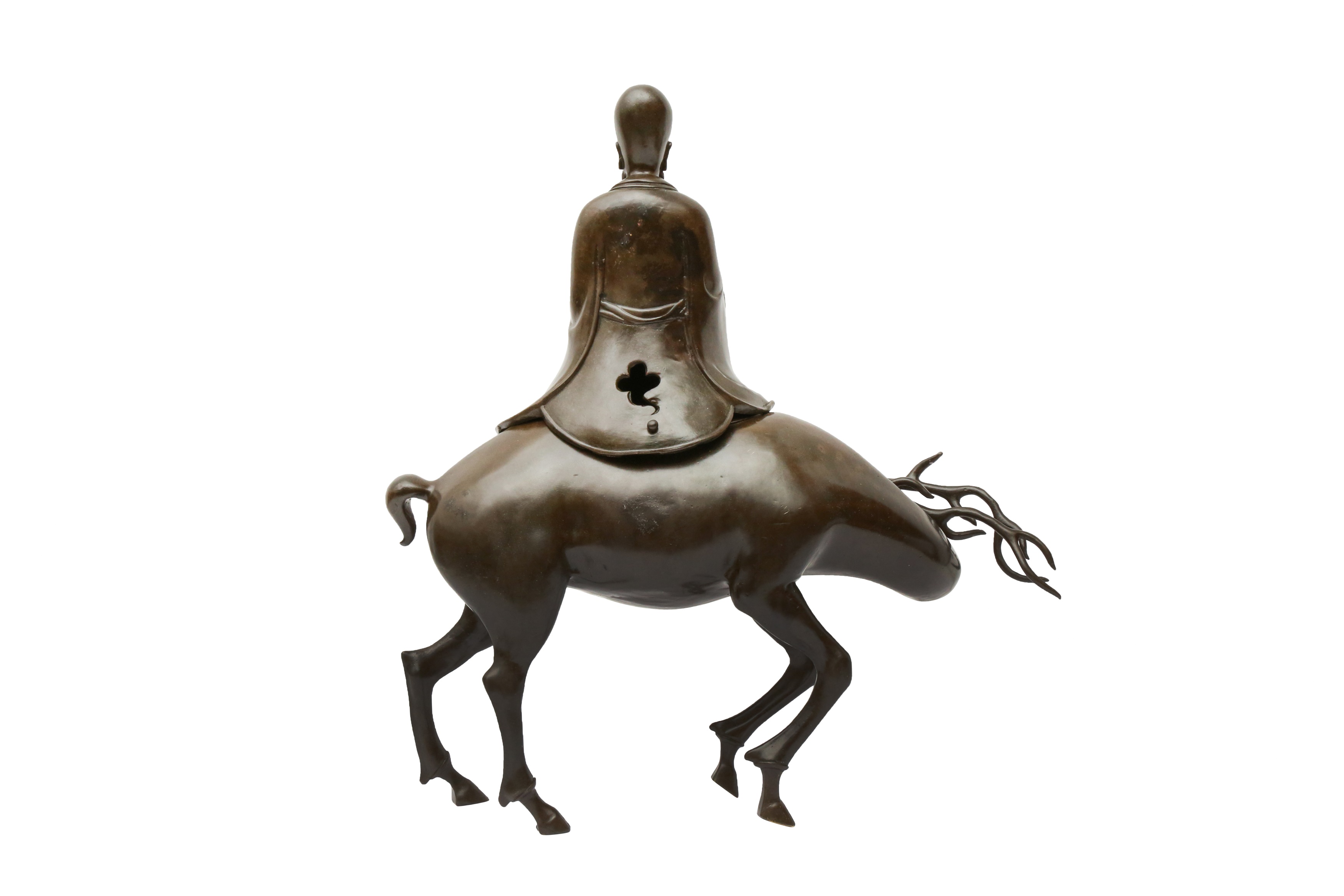 A LARGE CHINESE BRONZE 'SHOU LAO AND DEER' INCENSE BURNER 十七至十八世紀 銅壽老騎鹿熏爐 - Image 2 of 16