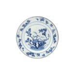 A CHINESE BLUE AND WHITE 'FLORAL' DISH 清康熙 青花花卉紋盤