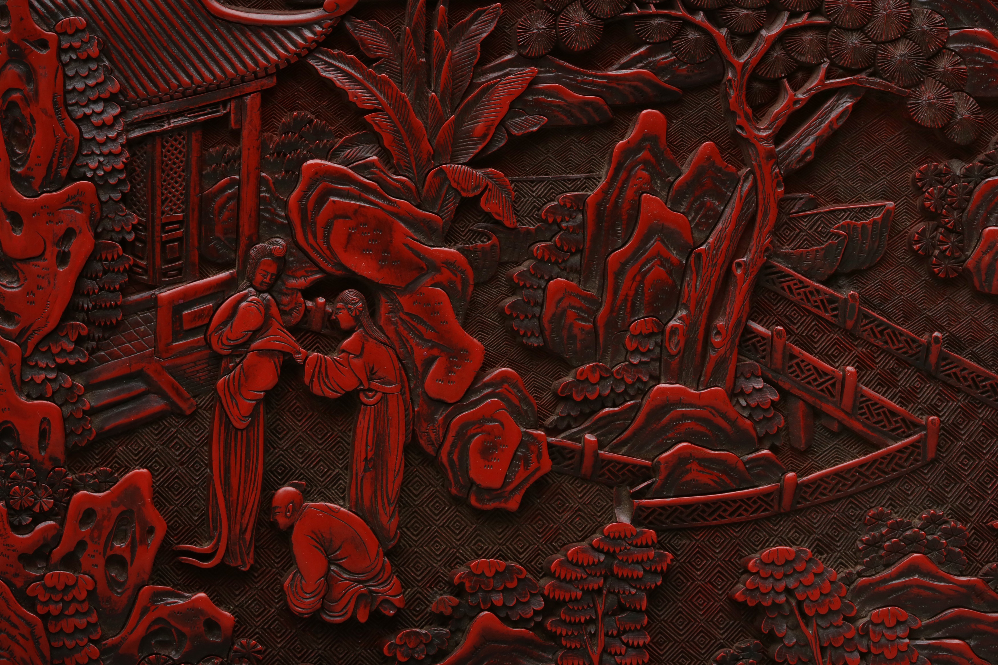 A LARGE AND FINE CHINESE CINNABAR LACQUER 'FIGURAL' BOX AND COVER 早十九世紀 剔紅人物故事圖紋方蓋盒 - Image 3 of 54