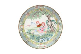 A CHINESE CANTON ENAMEL 'EUROPEAN SUBJECT' DISH 清乾隆 銅胎廣東畫琺瑯西洋人物圖盤