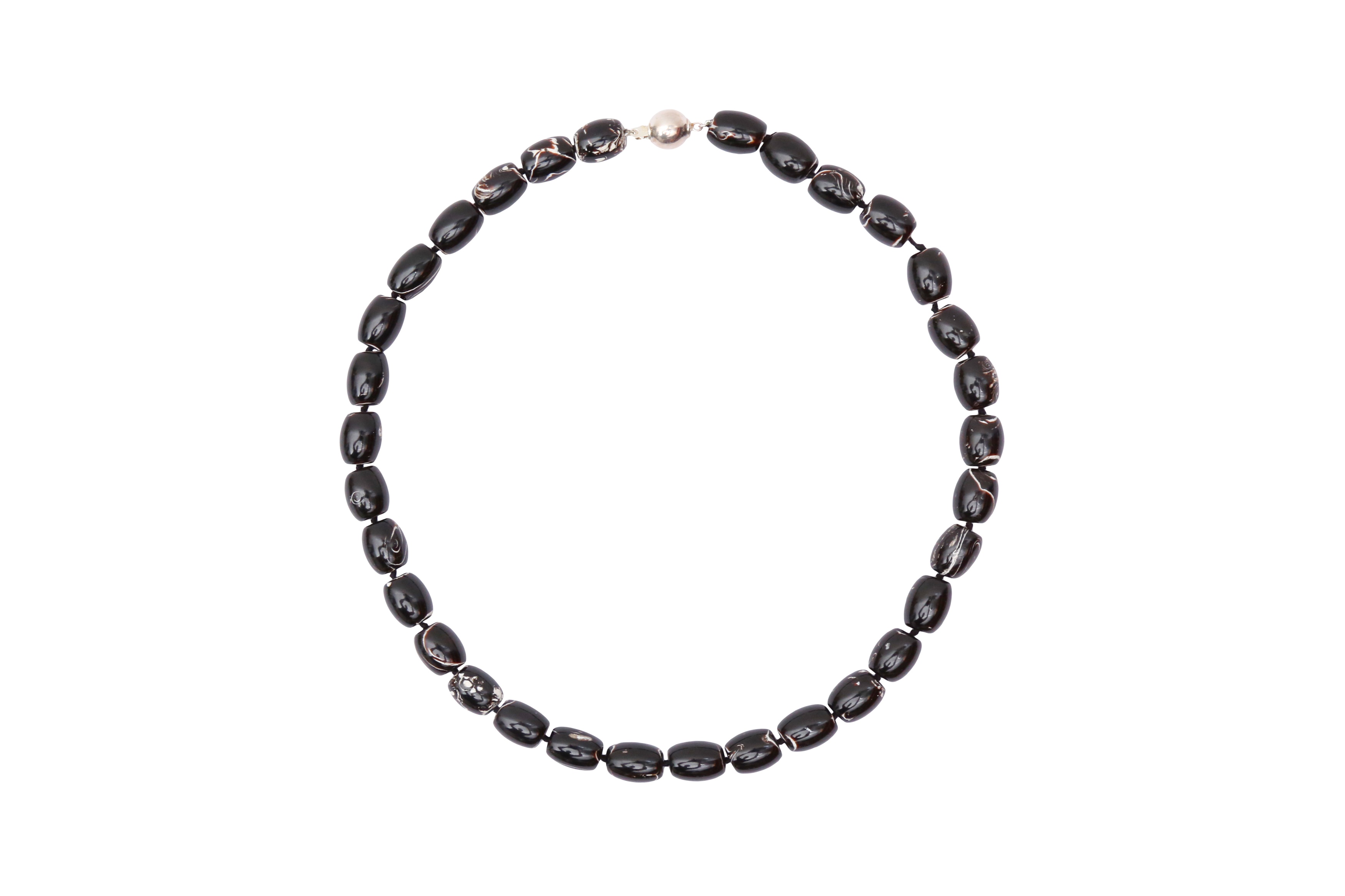 λ A CHINESE BLACK CORAL NECKLACE 黑珊瑚項鍊