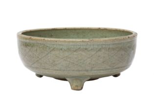 A CHINESE LONGQUAN CELADON-GLAZED TRIPOD CENSER 明 約1500年 龍泉窯青釉三足爐
