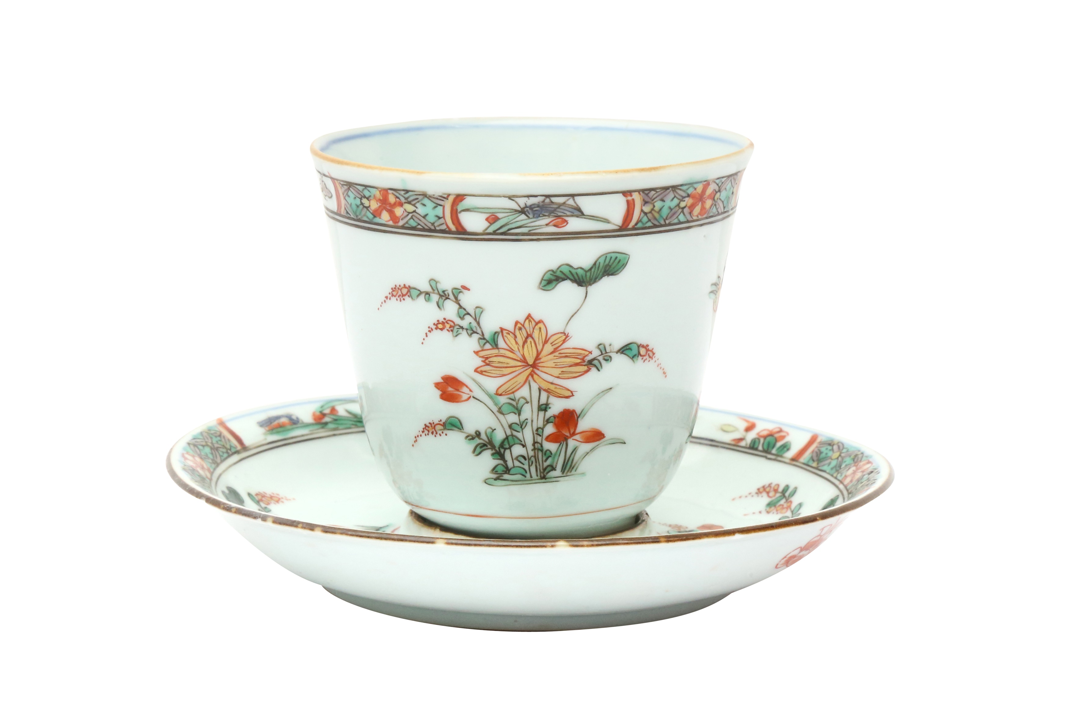 A CHINESE FAMILLE-VERTE CUP AND SAUCER 清康熙 五彩花鳥圖盃連盤