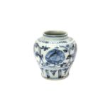 A SMALL CHINESE BLUE AND WHITE JAR 明 青花花卉紋小罐