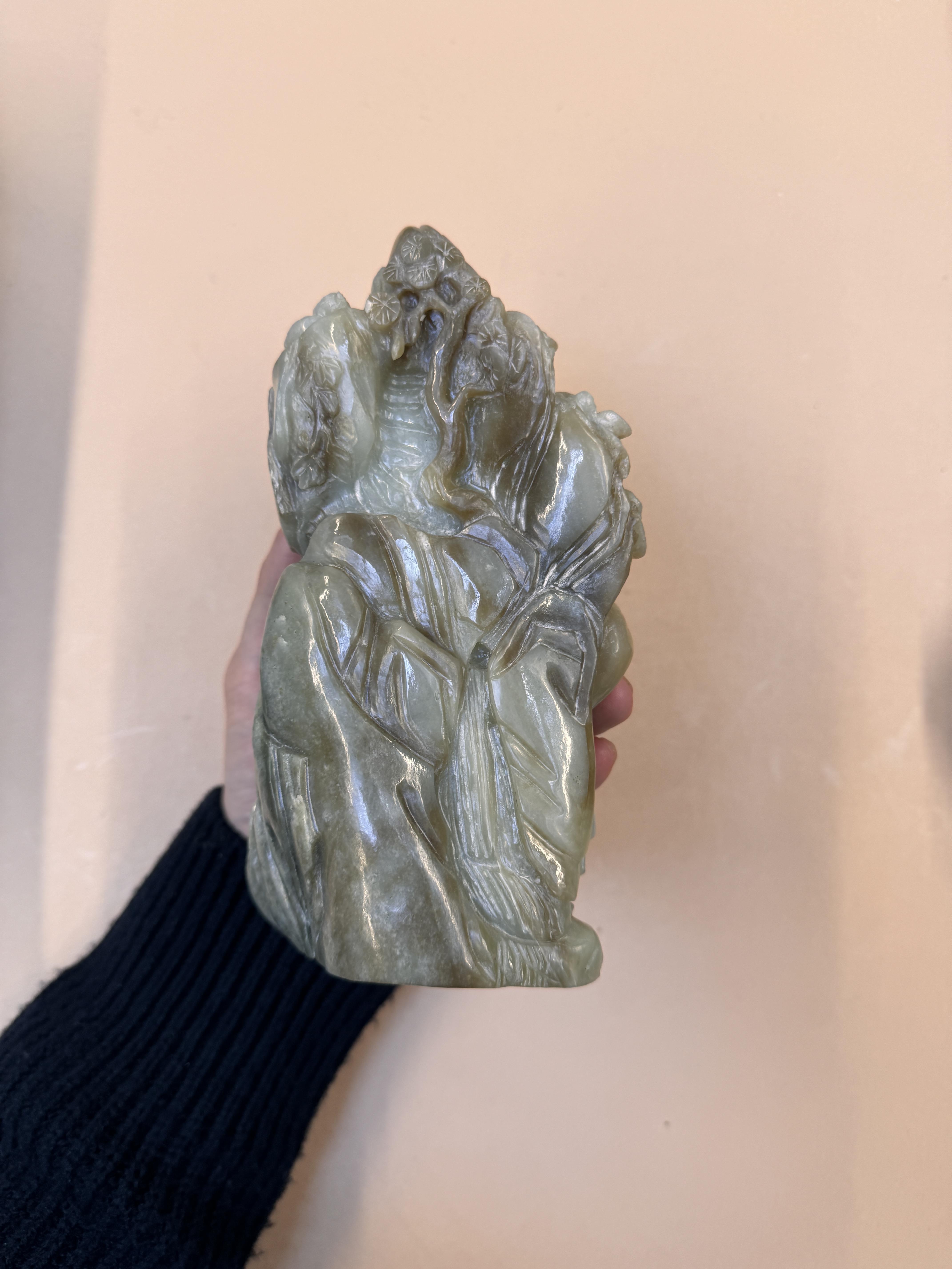 A CHINESE CELADON AND CREAM JADE BOULDER CARVING 晚清 青玉人物故事圖紋山子 - Image 8 of 16