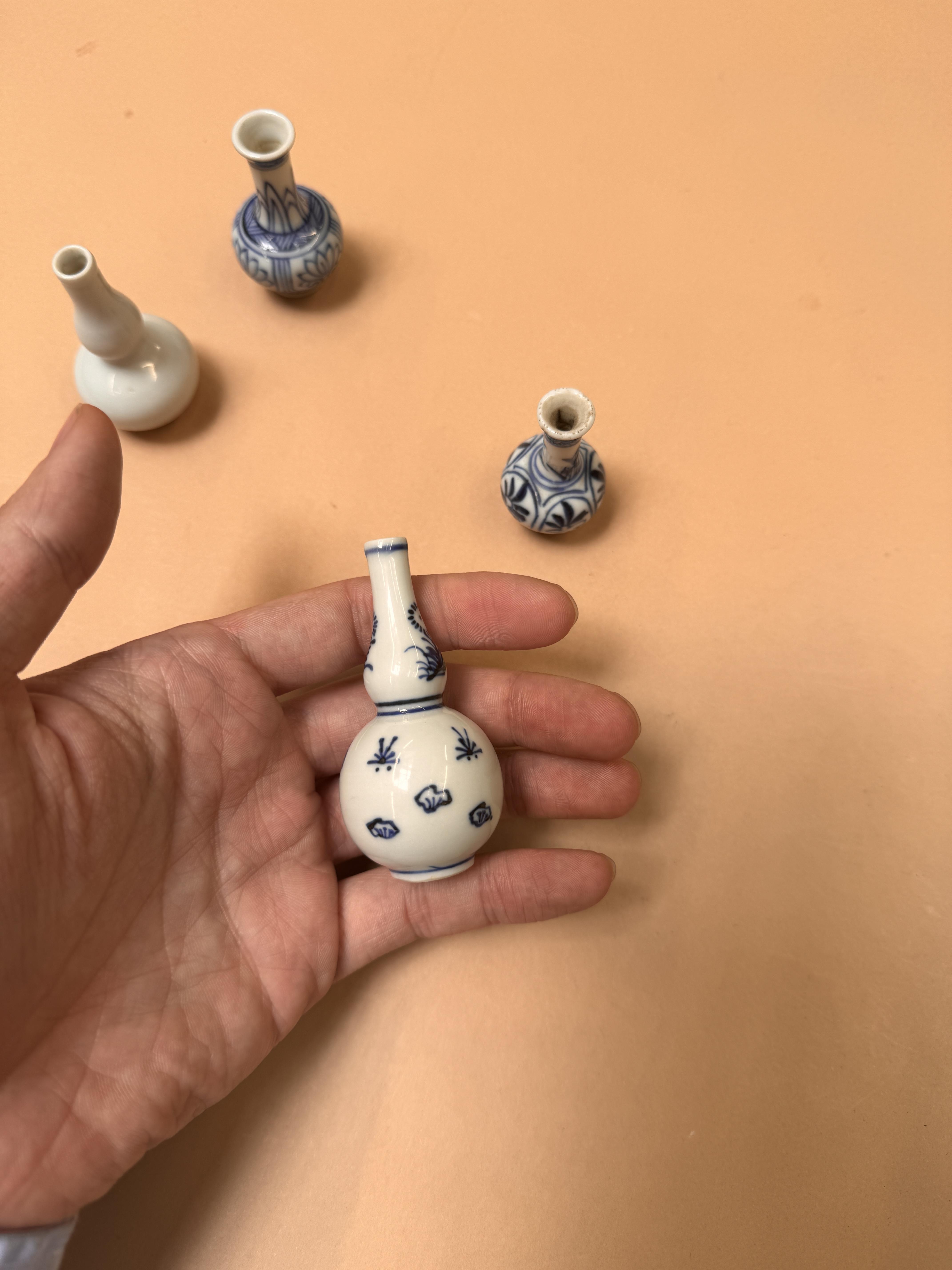 FOUR CHINESE MINIATURE VASES 清 袖珍小瓶四件 - Image 5 of 23