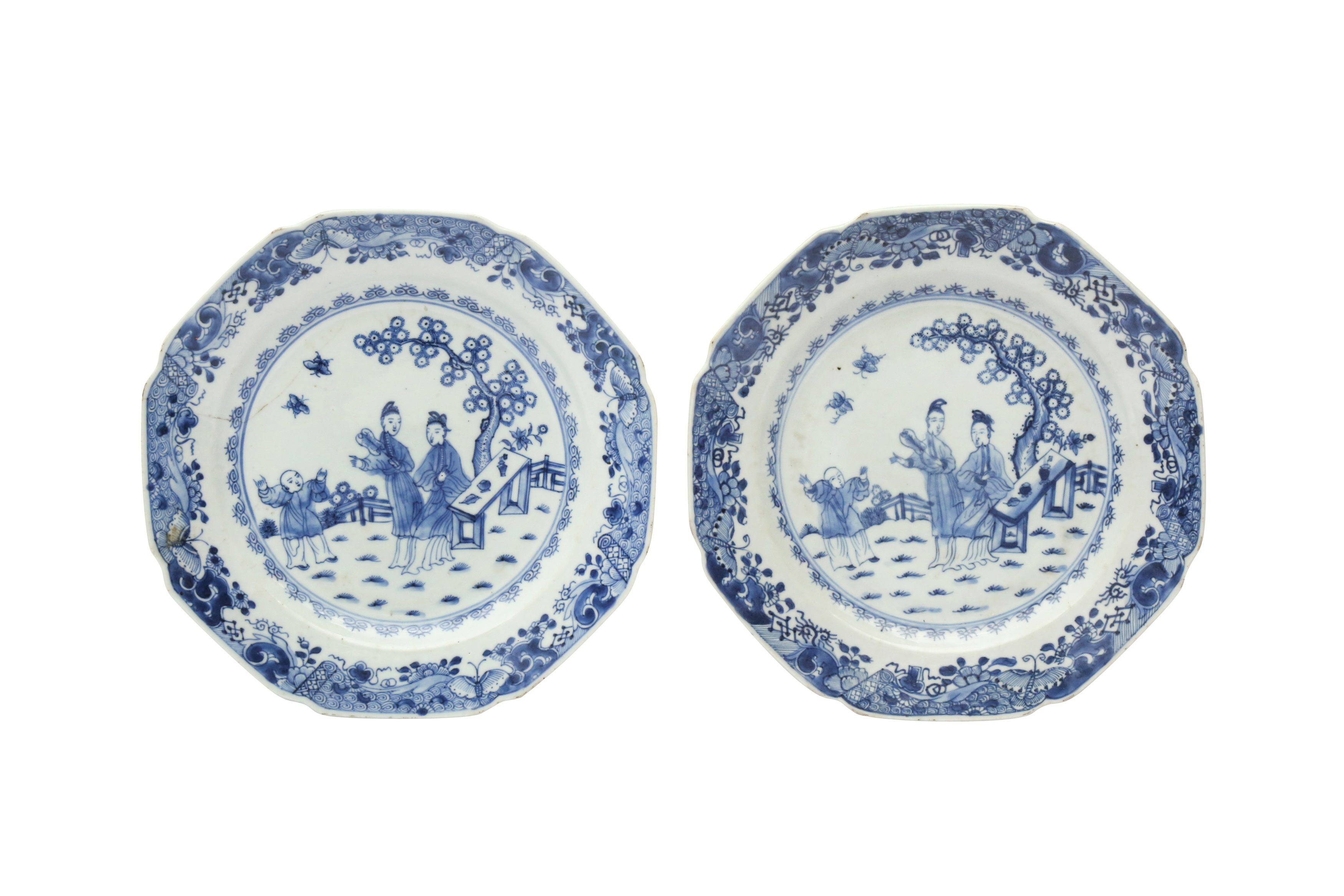 TWO CHINESE EXPORT BLUE AND WHITE DISHES 清十八世紀 外銷青花人物故事圖紋盤兩件