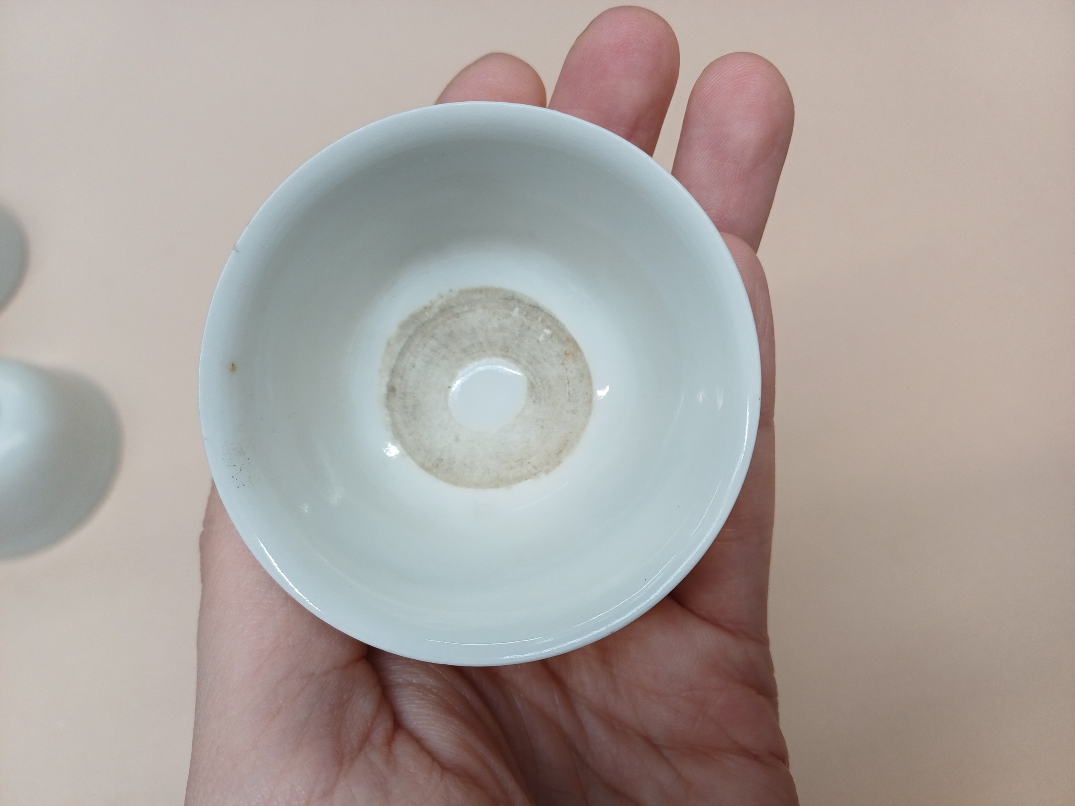 A GROUP OF CHINESE CUPS AND SAUCERS 明至清 杯及碟一組 - Image 12 of 38