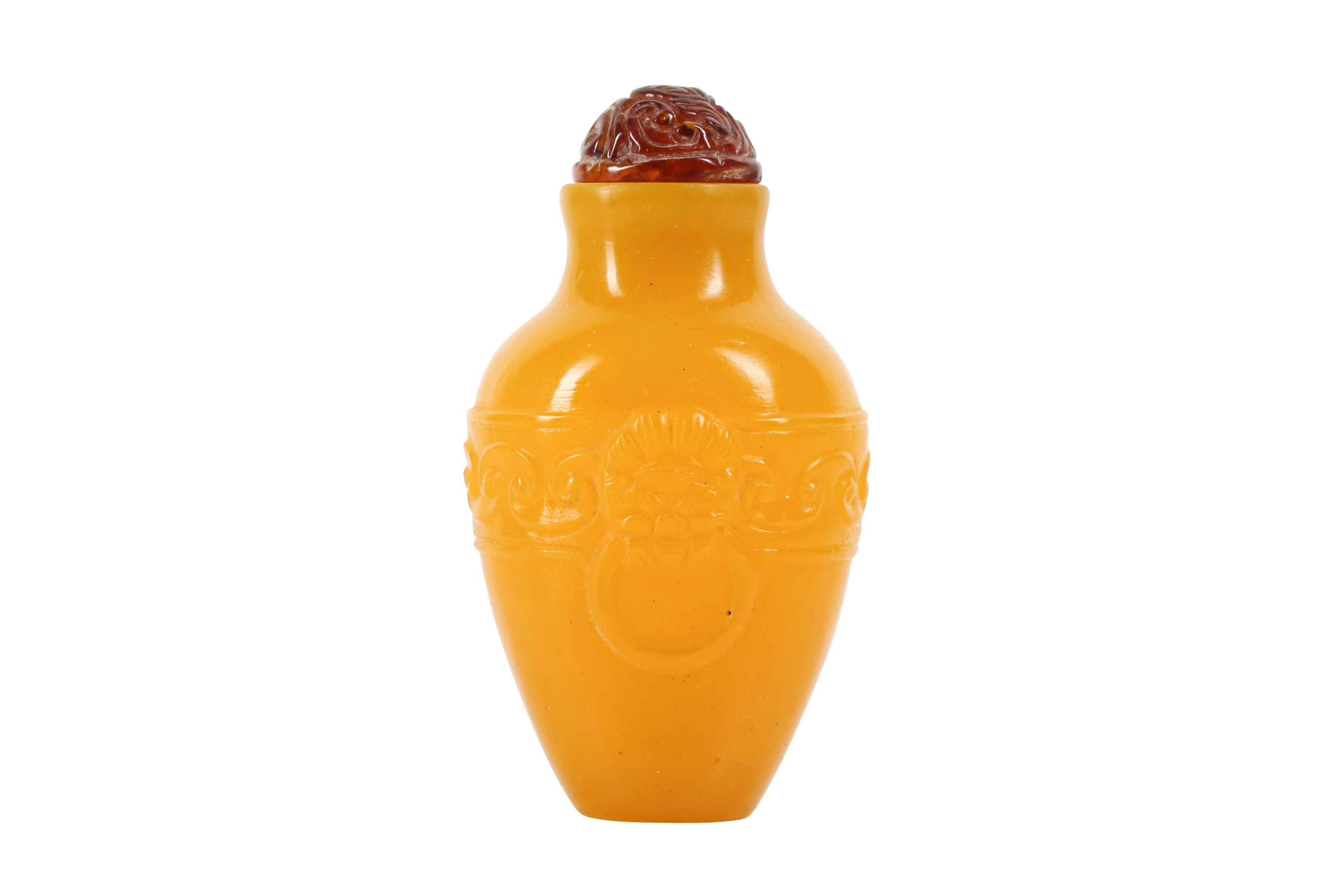 A CHINESE YELLOW BEIJING GLASS SNUFF BOTTLE 清乾隆 黃料鼻煙壺連蓋