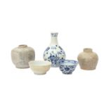 A GROUP OF CHINESE AND VIETNAMESE PORCELAIN 明至二十世紀 各式瓷器一組