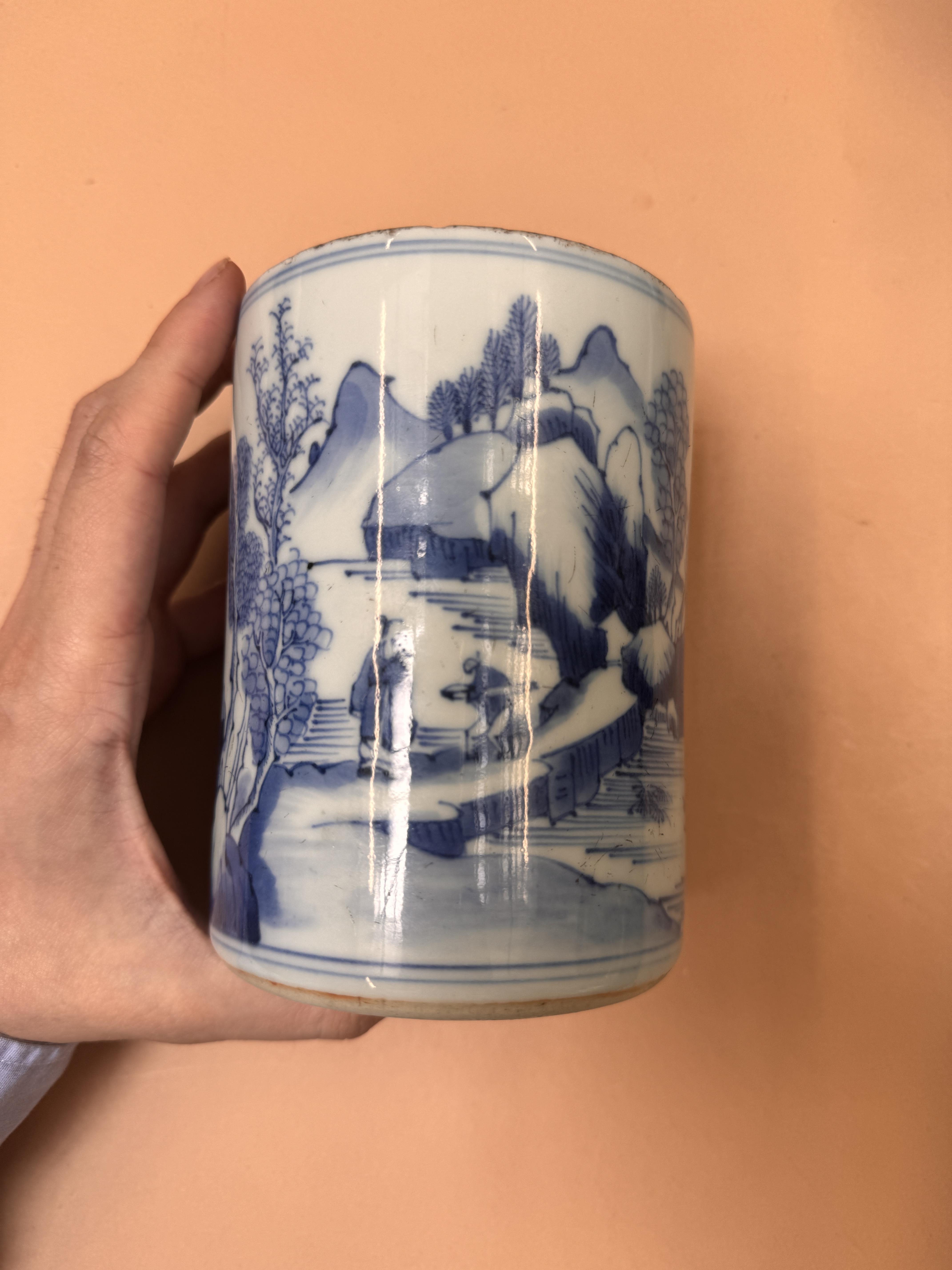 A CHINESE BLUE AND WHITE 'LANDSCAPE' BRUSH POT, BITONG 清 青花山水人物故事圖紋筆筒 - Image 16 of 20