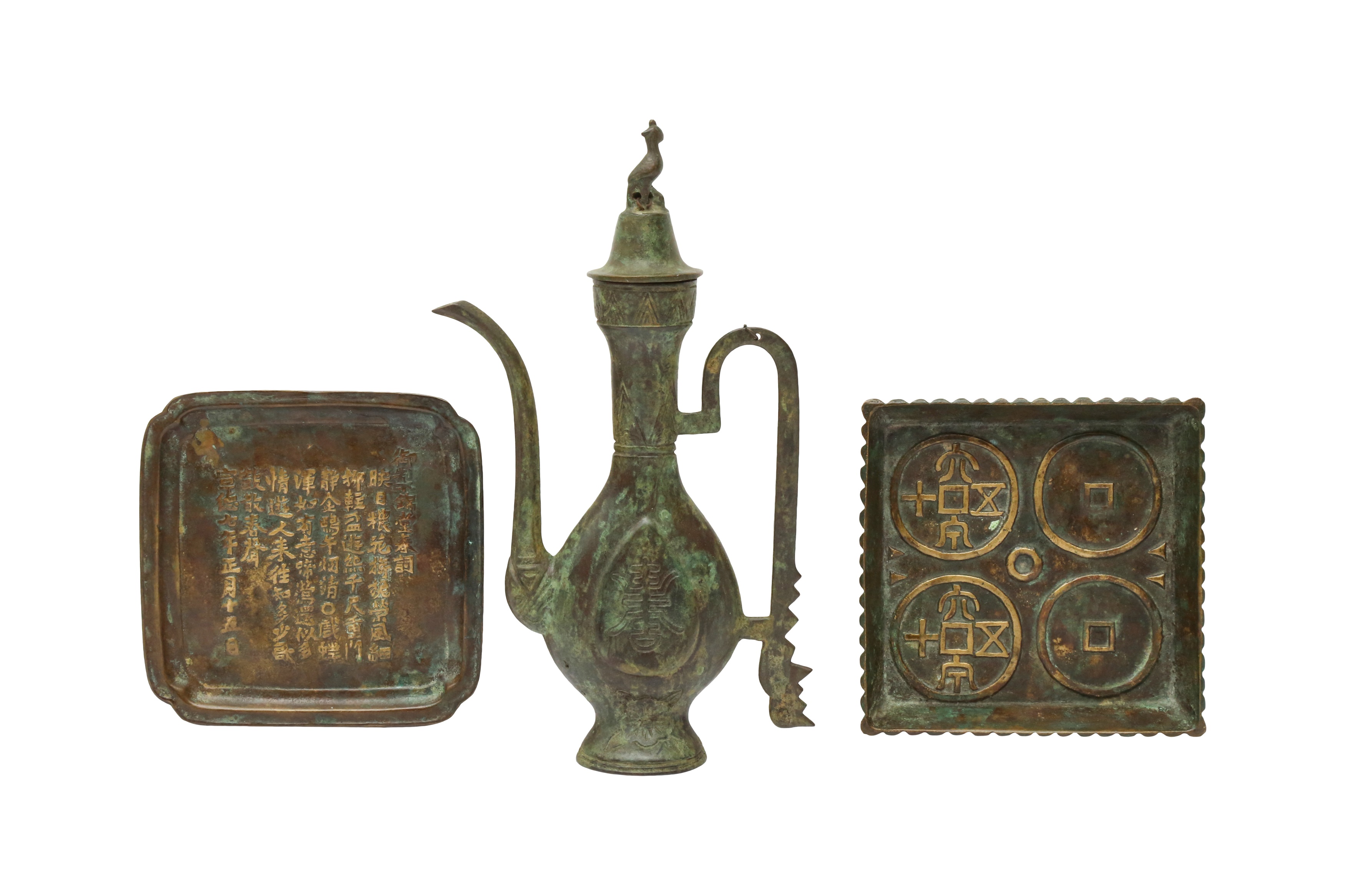 TWO CHINESE BRONZE TRAYS AND AN ARCHAISTIC EWER 民國時期 銅盤兩件及仿古執壺