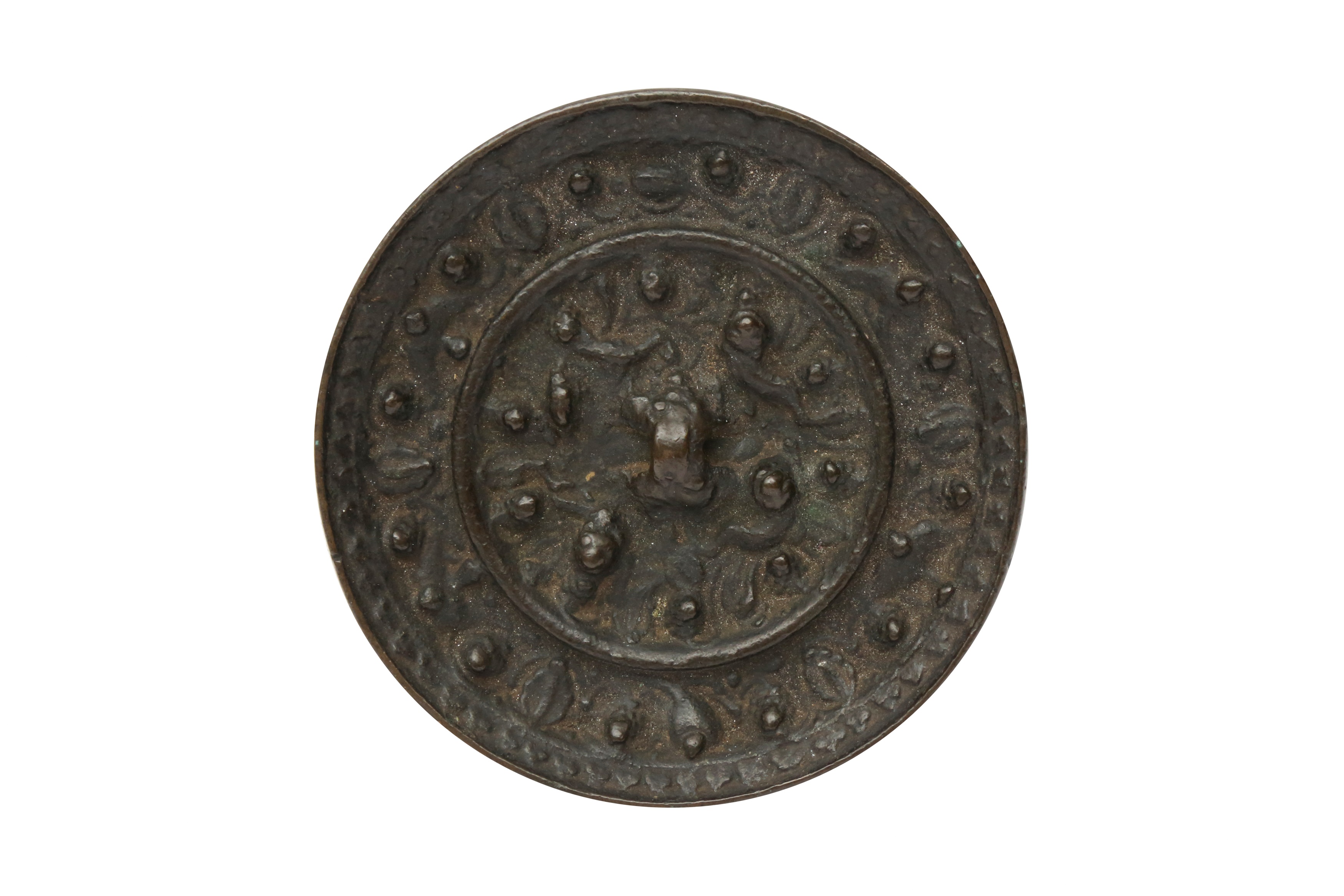 A SMALL CHINESE BRONZE MIRROR 清十九世紀 狻猊葡萄紋銅鏡