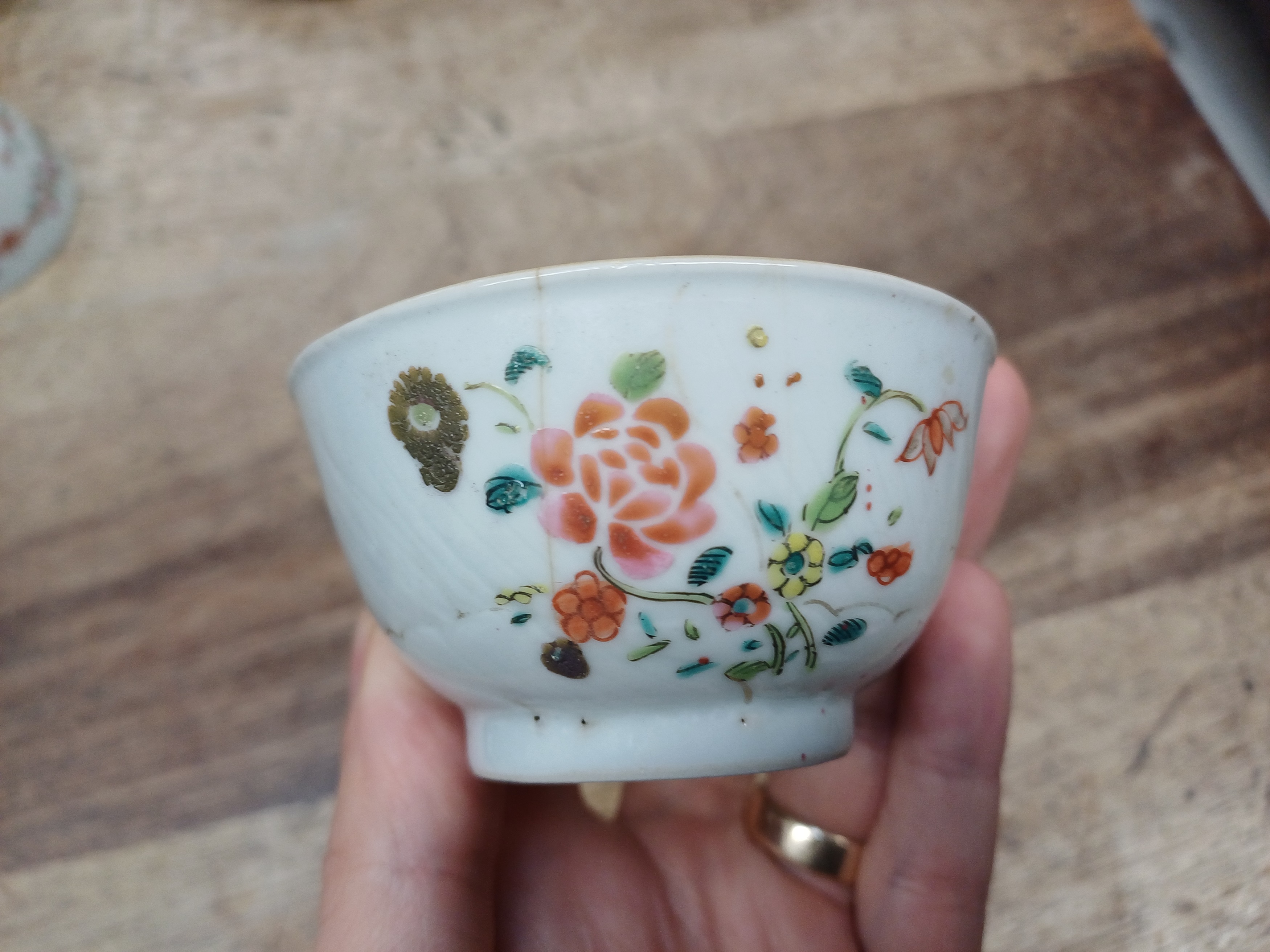 FIVE CHINESE FAMILLE-ROSE CUPS AND TWO SAUCERS 清十八世紀 粉彩杯碟五件 - Image 2 of 21