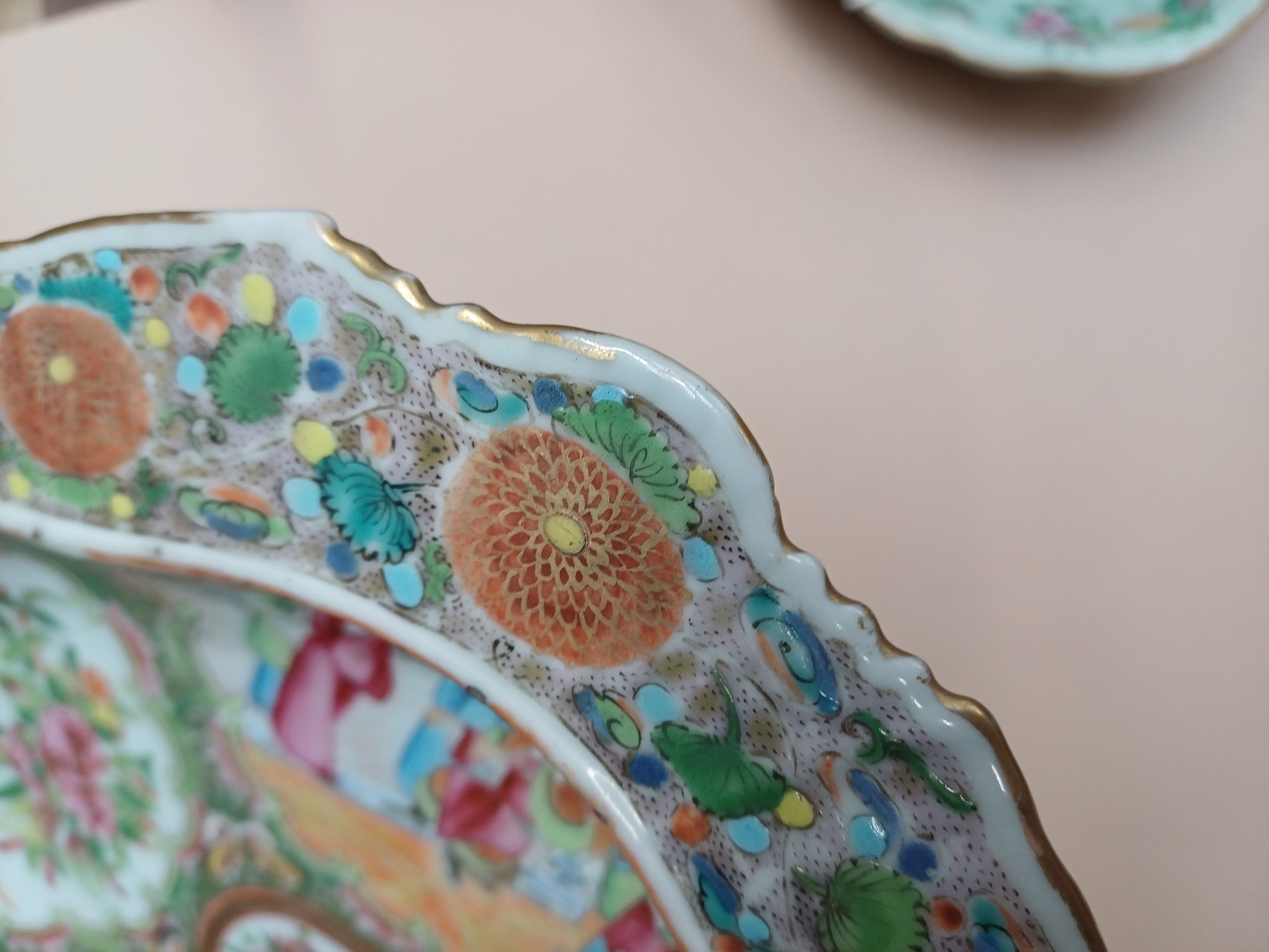 A GROUP OF CHINESE EXPORT FAMILLE-ROSE PORCELAIN 清十八至二十世紀 外銷粉彩瓷器一組 - Image 17 of 22