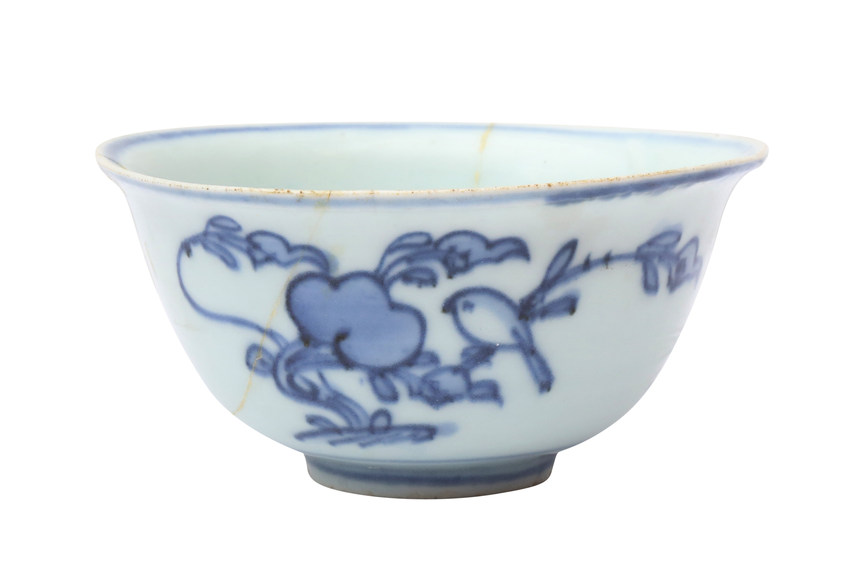 A CHINESE BLUE AND WHITE 'BIRDS' BOWL 清十八世紀 青花花鳥圖紋盌